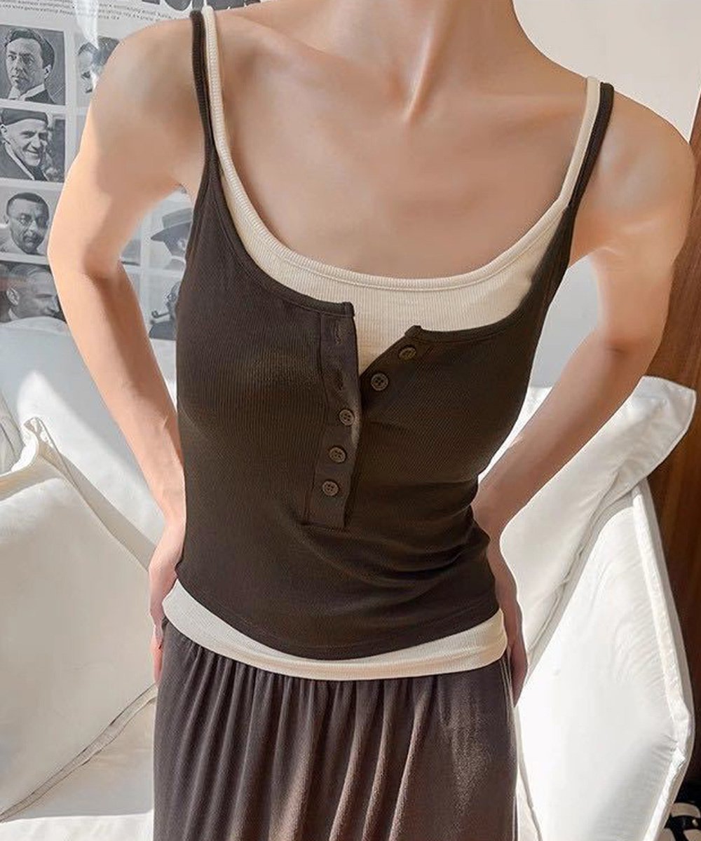 miniministore カップ付きレイヤード風タンクトップ韓国風 ミニミニストア トップス ノースリーブ・タンクトップ ネイビー グレー レッド ブラック ブラウン