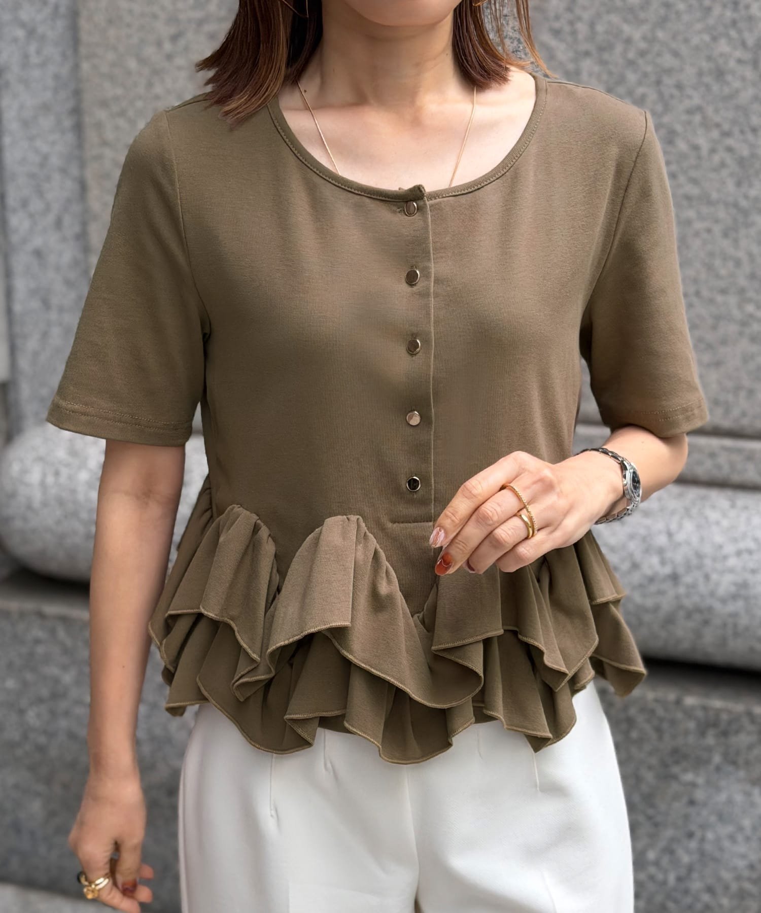 JUNOAH ヘムデザインペプラムトップス ジュノア トップス シャツ・ブラウス ブラック ベージュ ホワイト