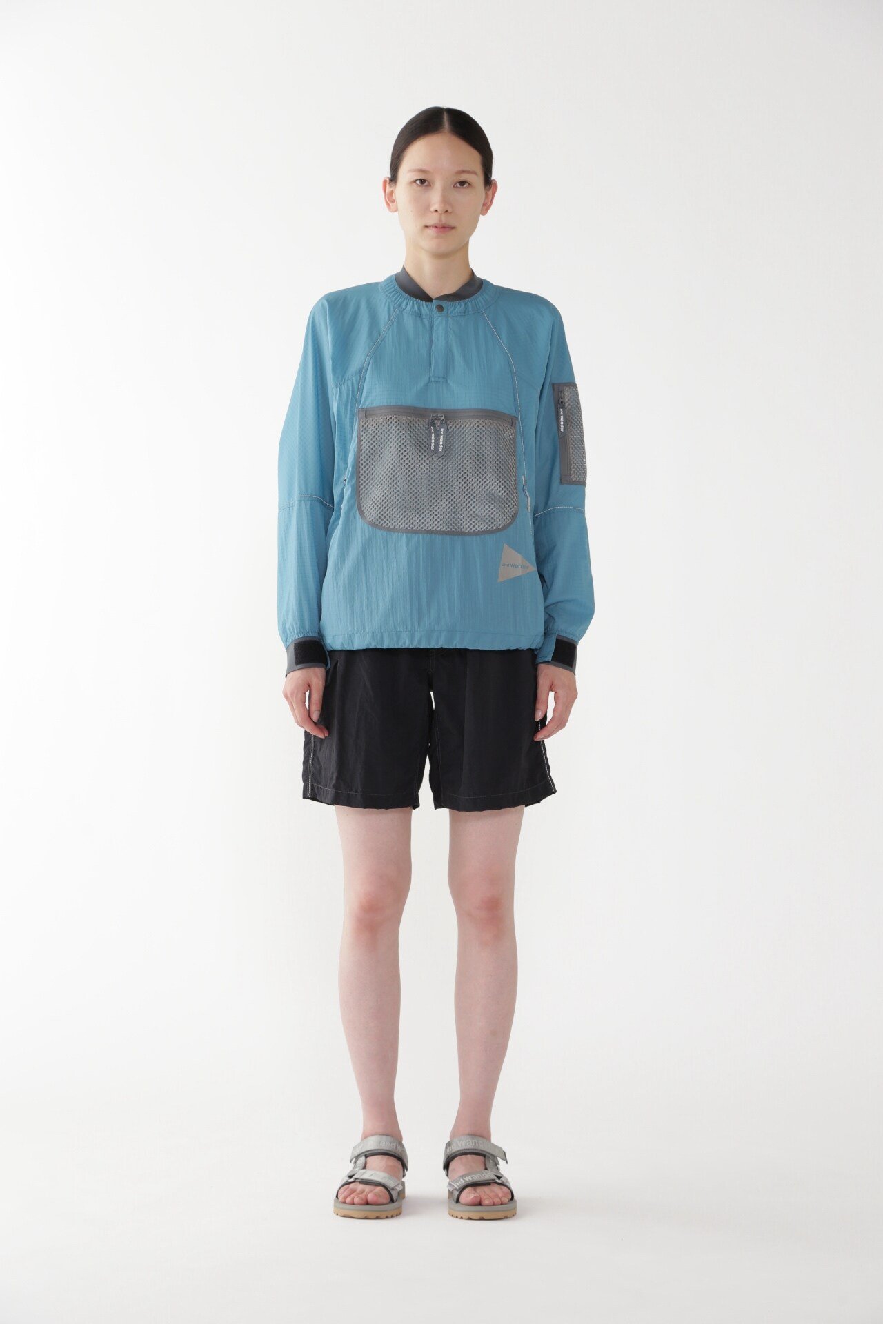 and wander breath rip pullover jacket アンドワンダー ジャケット・アウター その他のジャケット・アウター ブラック ブルー【送料無料】