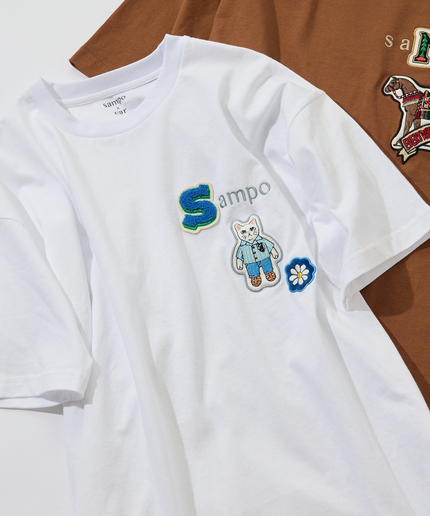 sampo×earコラボTシャツ《綿100%》 イア パピヨネ トップス カットソー・Tシャツ ブラック ブラウン ホワイト