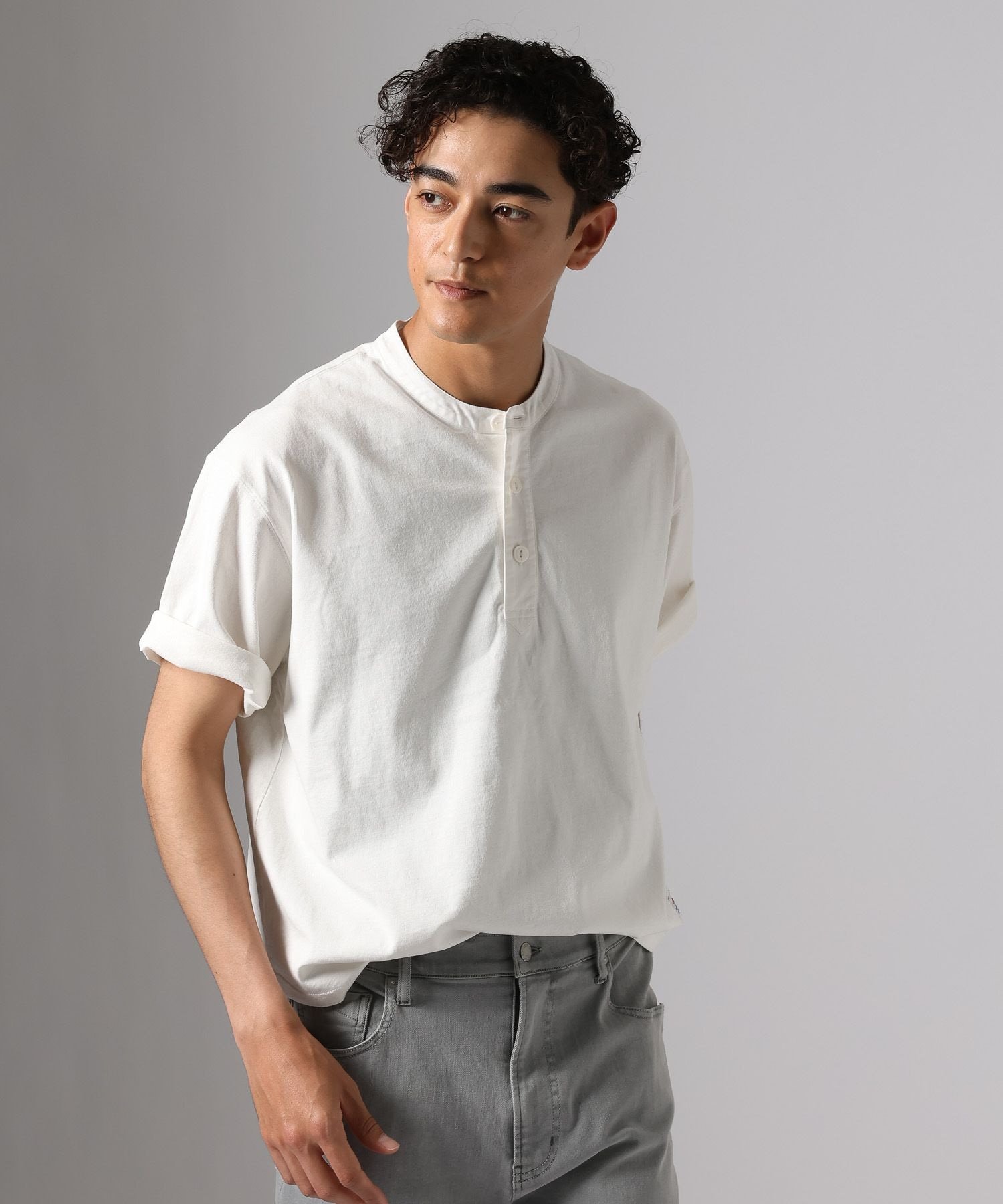 スラブヘンリーネックTシャツ ベイフロー トップス カットソー・Tシャツ ブラウン ホワイト グレー