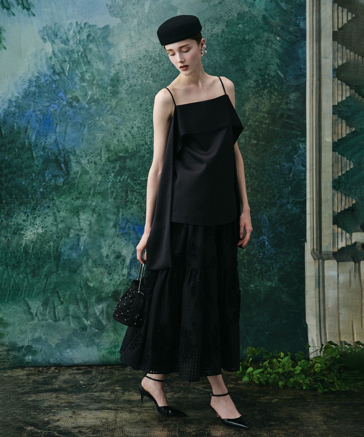 LOULOU WILLOUGHBY キルティングビジュー巾着ショルダーバッグ アルアバイル バッグ ショルダーバッグ ブラック【送料無料】