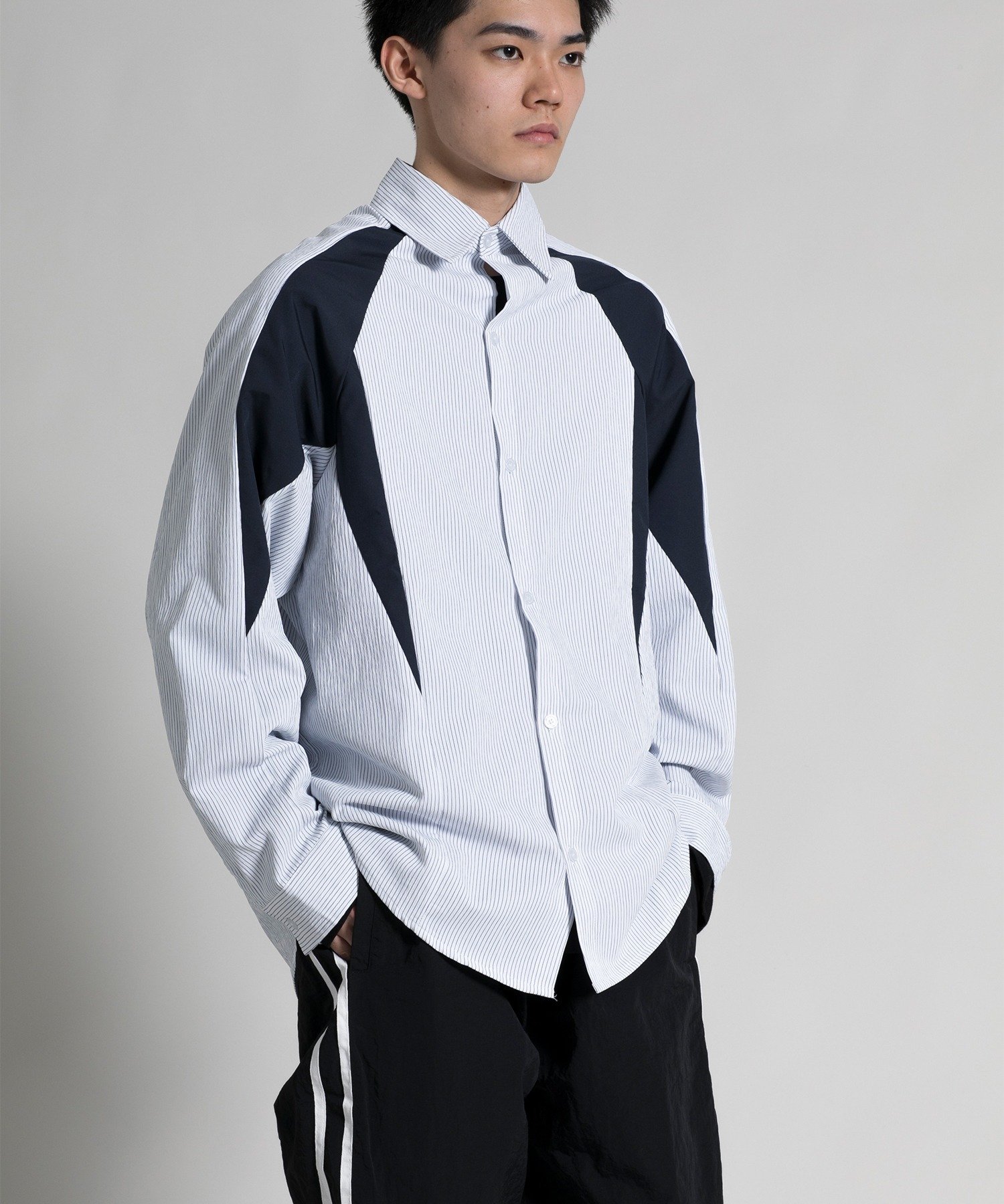 【aimoha neo】 Dynamic Color Block Shirt アイモハ トップス シャツ・ブラウス ブラック ブルー