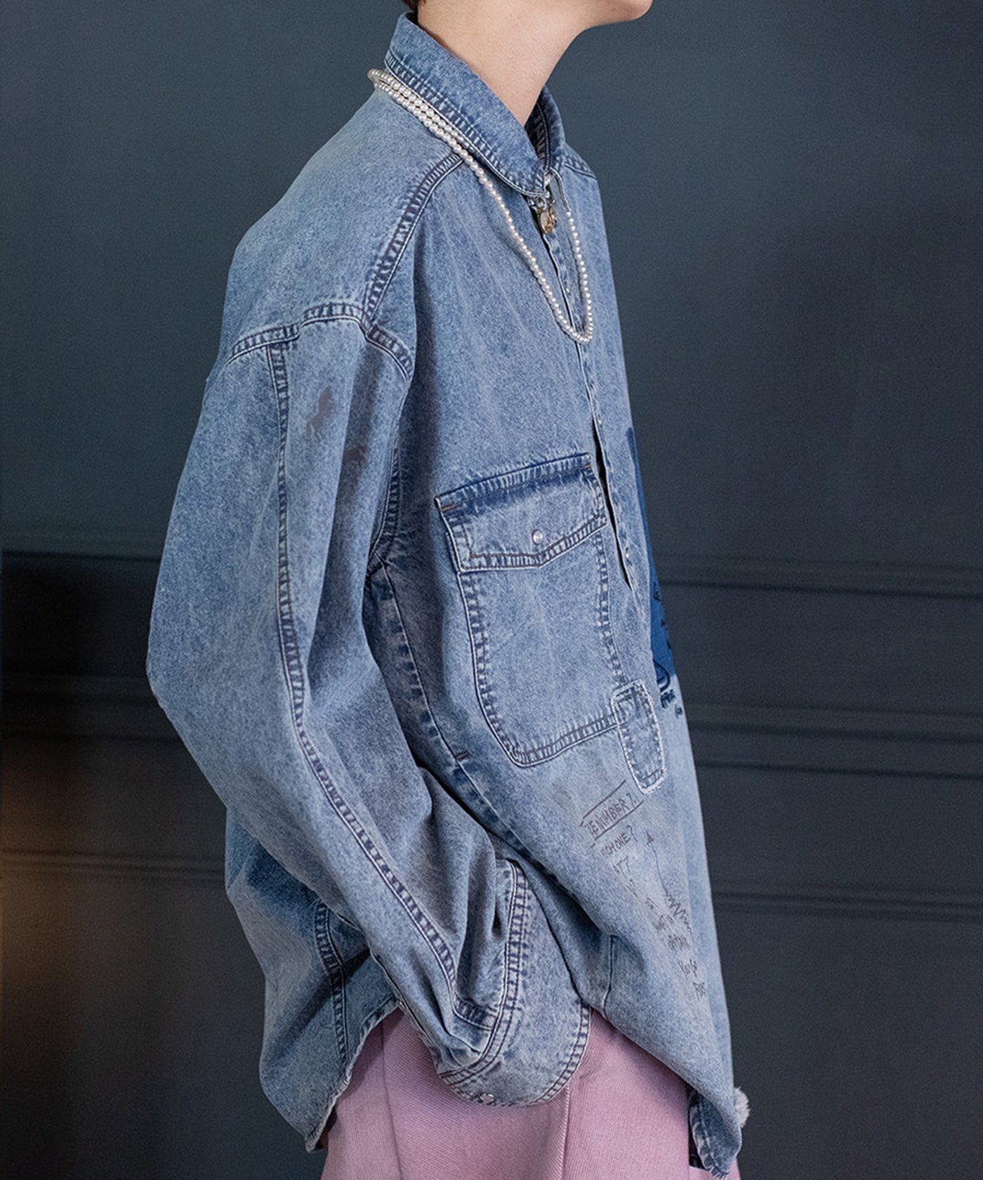 ROYAL FLASH AULA AILA/アウラアイラ/GRAFFITI DENIM SHIRT ロイヤルフラッシュ トップス シャツ・ブラウス ブルー