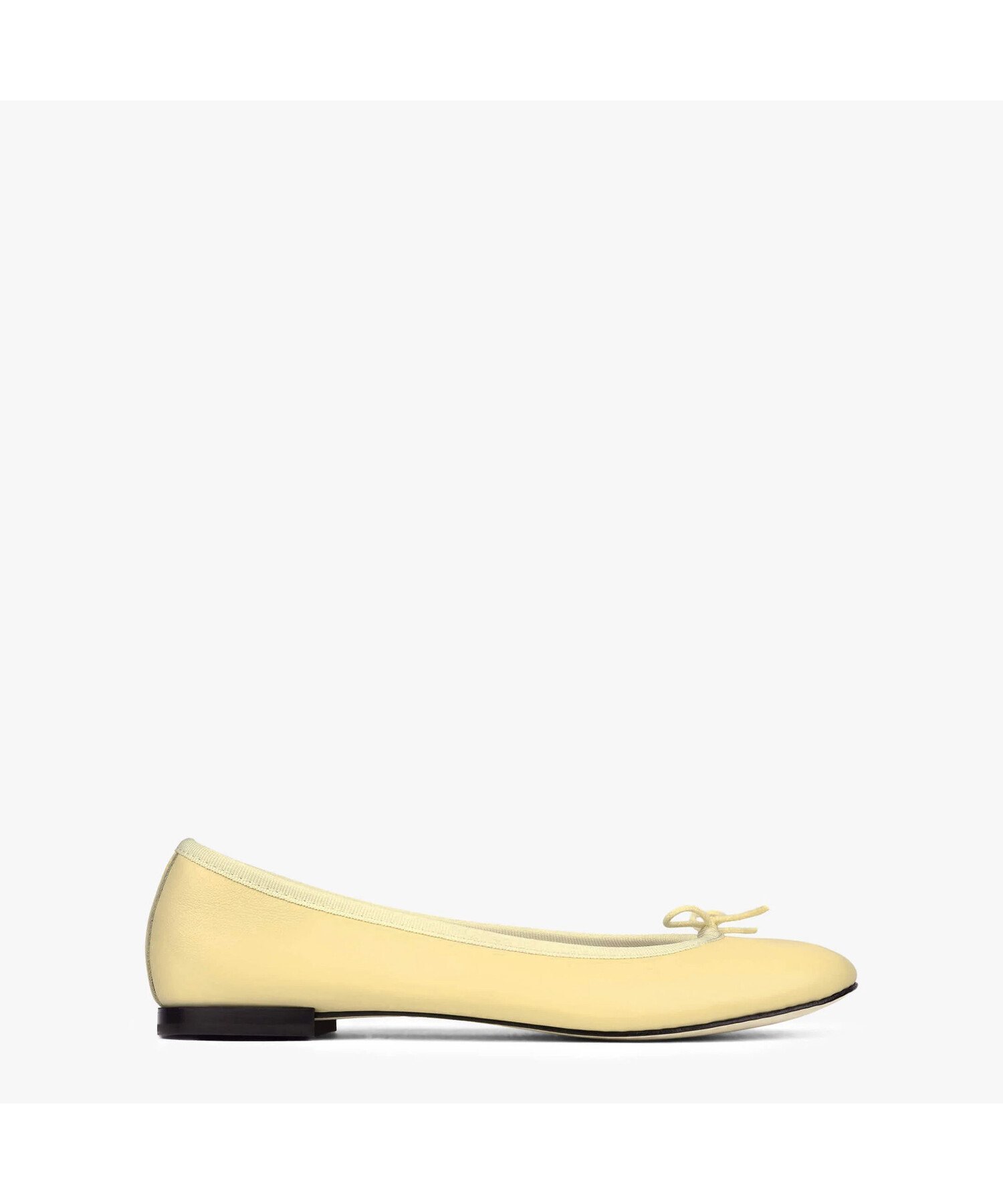 Repetto（レペット）Cendrillon Ballerinas【New Size】メゾンの伝統とノウハウを継承した最もアイコニックなモデル、Cendrillonバレリーナシューズ。歩きやすいフラットでトレンドレスなルックスと、非常に柔...