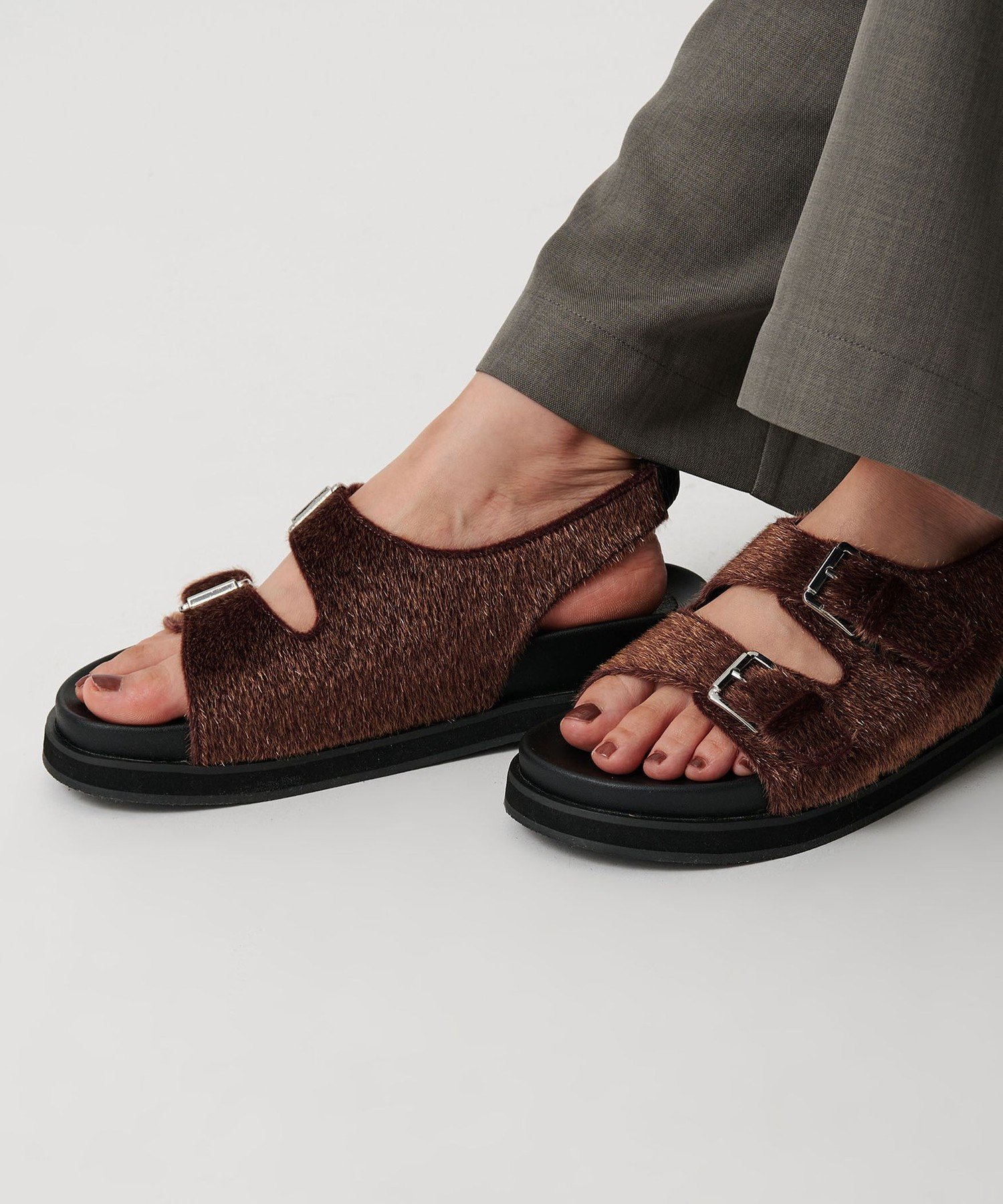 CITEN ＜CITEN＞へアリーサンダル シテン シューズ・靴 サンダル ブラウン ブラック【送料無料】のサムネイル