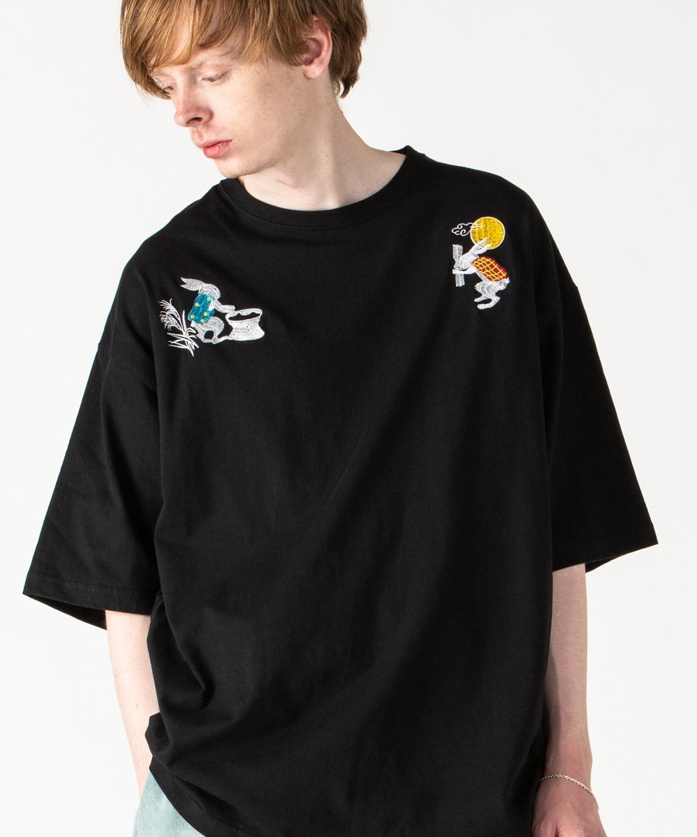 rehacer rehacer:The Moon viewing レアセル トップス カットソー・Tシャツ ブラック ホワイト ベージュ ネイビー