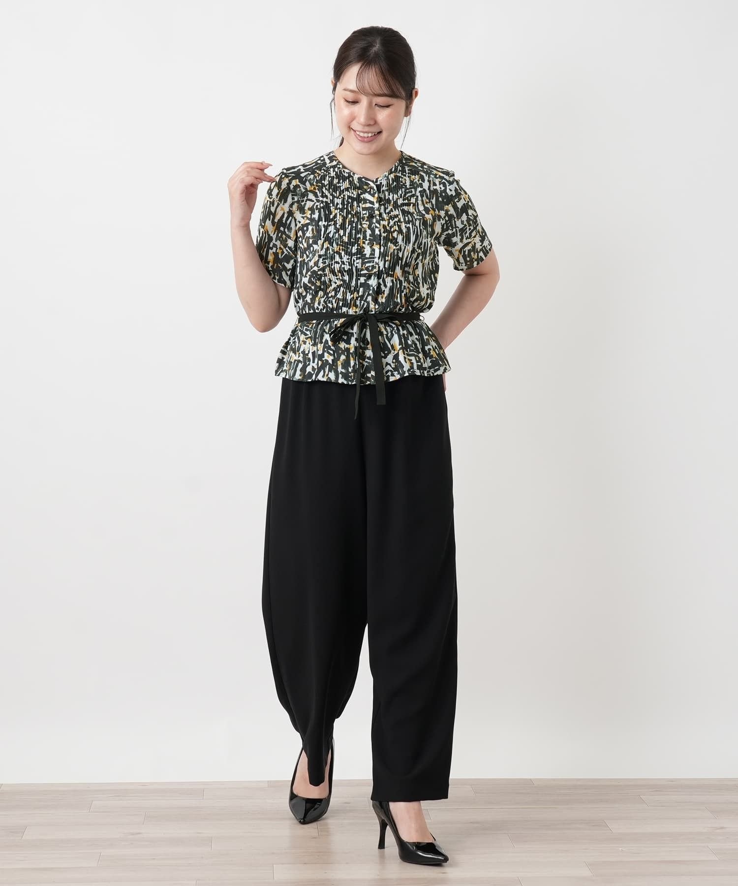 Leilian プリントプリーツブラウス【Leilian WHITE LABEL】 レリアン トップス シャツ・ブラウス ホワイト ネイビー