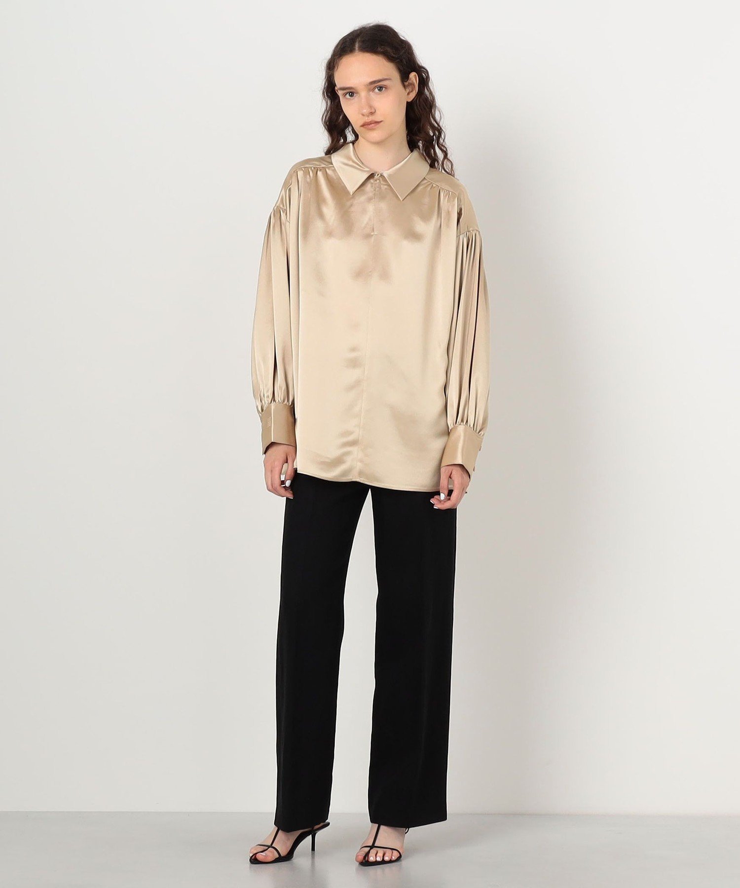 TOMORROWLAND GOODS BY MALENE BIRGER LEONORA SATIN ブラウス トゥモローランド トップス シャツ・ブラウス ベージュ