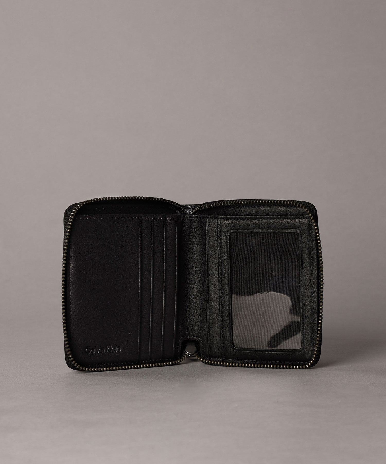 【SALE／50%OFF】Calvin Klein (M)【公式ショップ】 カルバンクライン CK レザージップハーフウォレット カルバン・クライン 財布・ポーチ・ケース 財布 ブラック【送料無料】