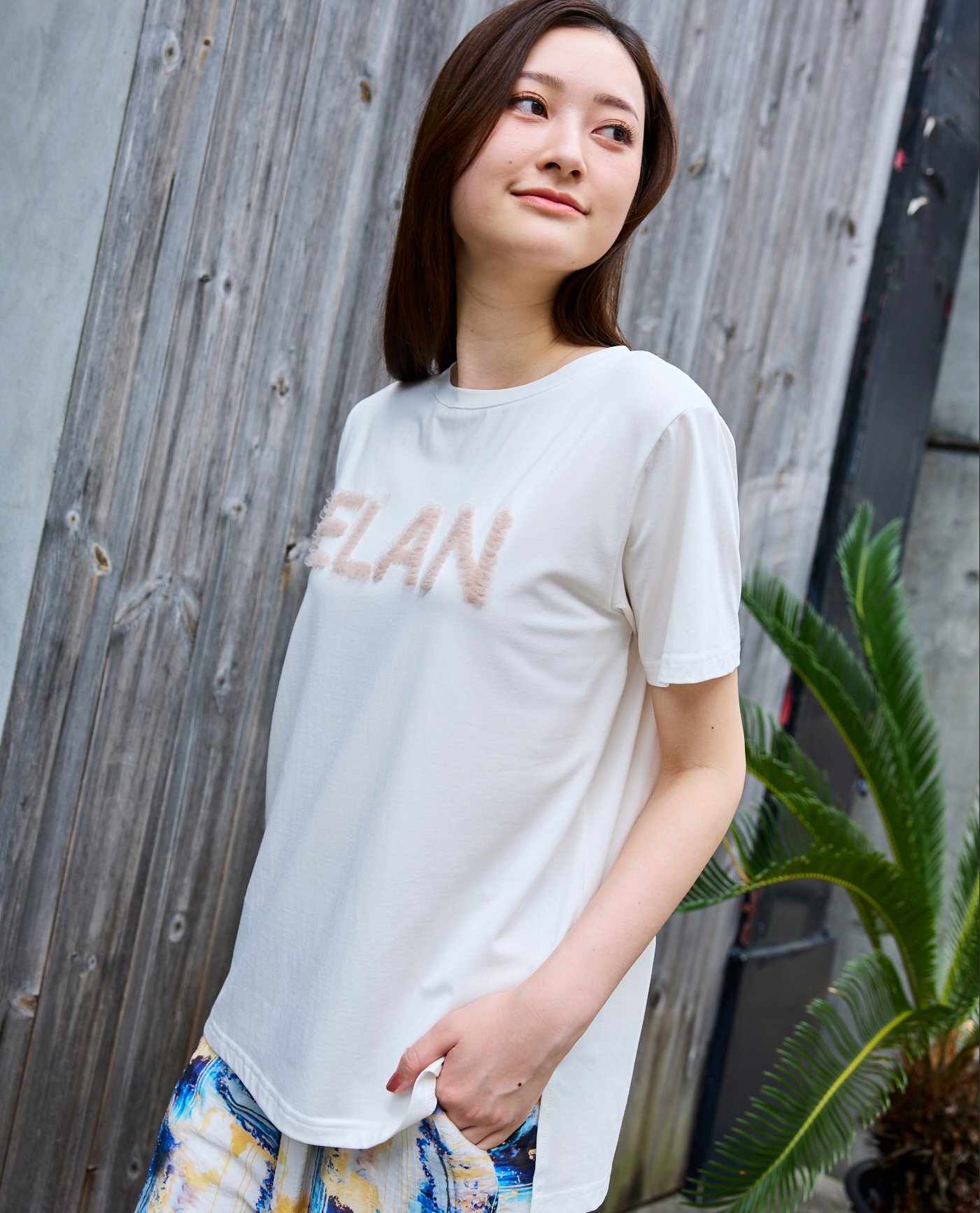 YEVS チュールテープ刺しゅうTシャツ イーブス トップス カットソー・Tシャツ ワインレッド ブラック ホワイト