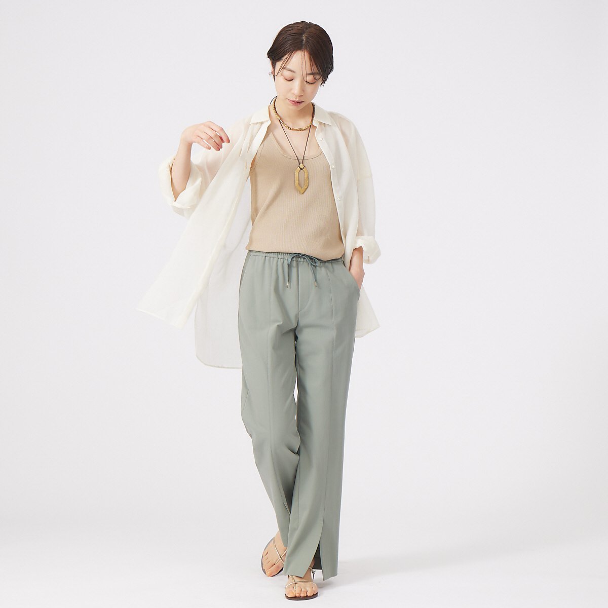 qualite 2WAYストレッチドロストベンツパンツ カリテ パンツ その他のパンツ ベージュ カーキグリーン
