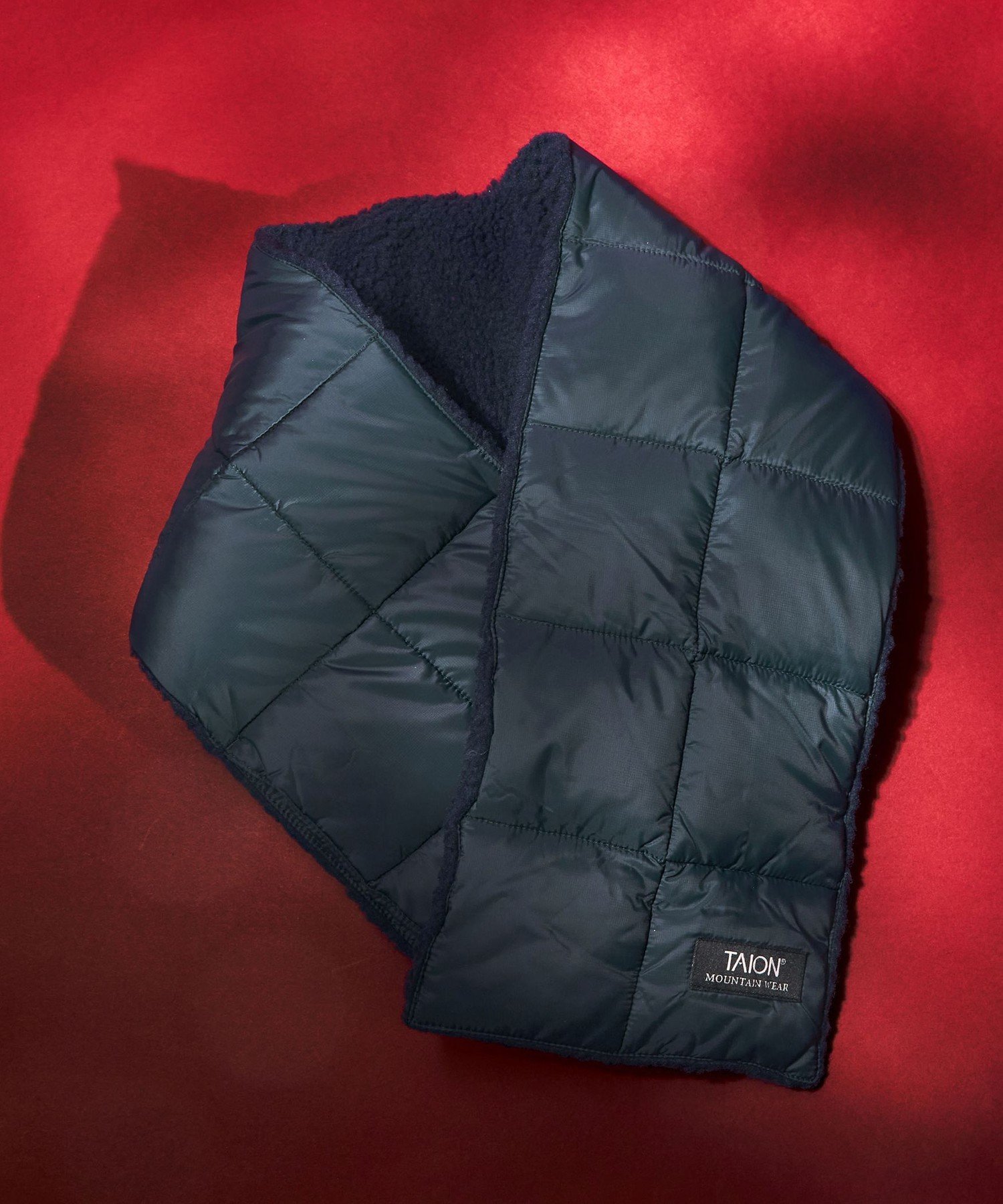 UNITED ARROWS green label relaxing ＜TAION＞マウンテン リバーシブル ダウンボア マフラー ユナイテッドアローズ グリーンレーベルリラクシング ファッション雑貨 マフラー・ストール・ネックウォーマー ネイビー ブラック グレーのサムネイル