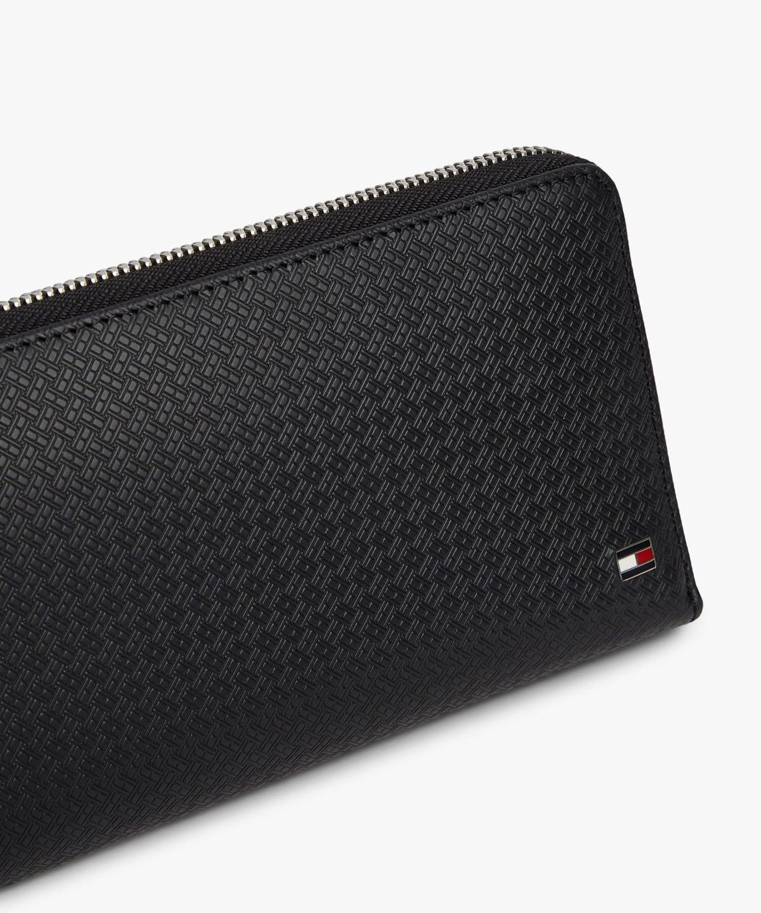 TOMMY HILFIGER エンボスジップアラウンドウォレット 26SS トミーヒルフィガー 財布・ポーチ・ケース 財布 ブラック【送料無料】