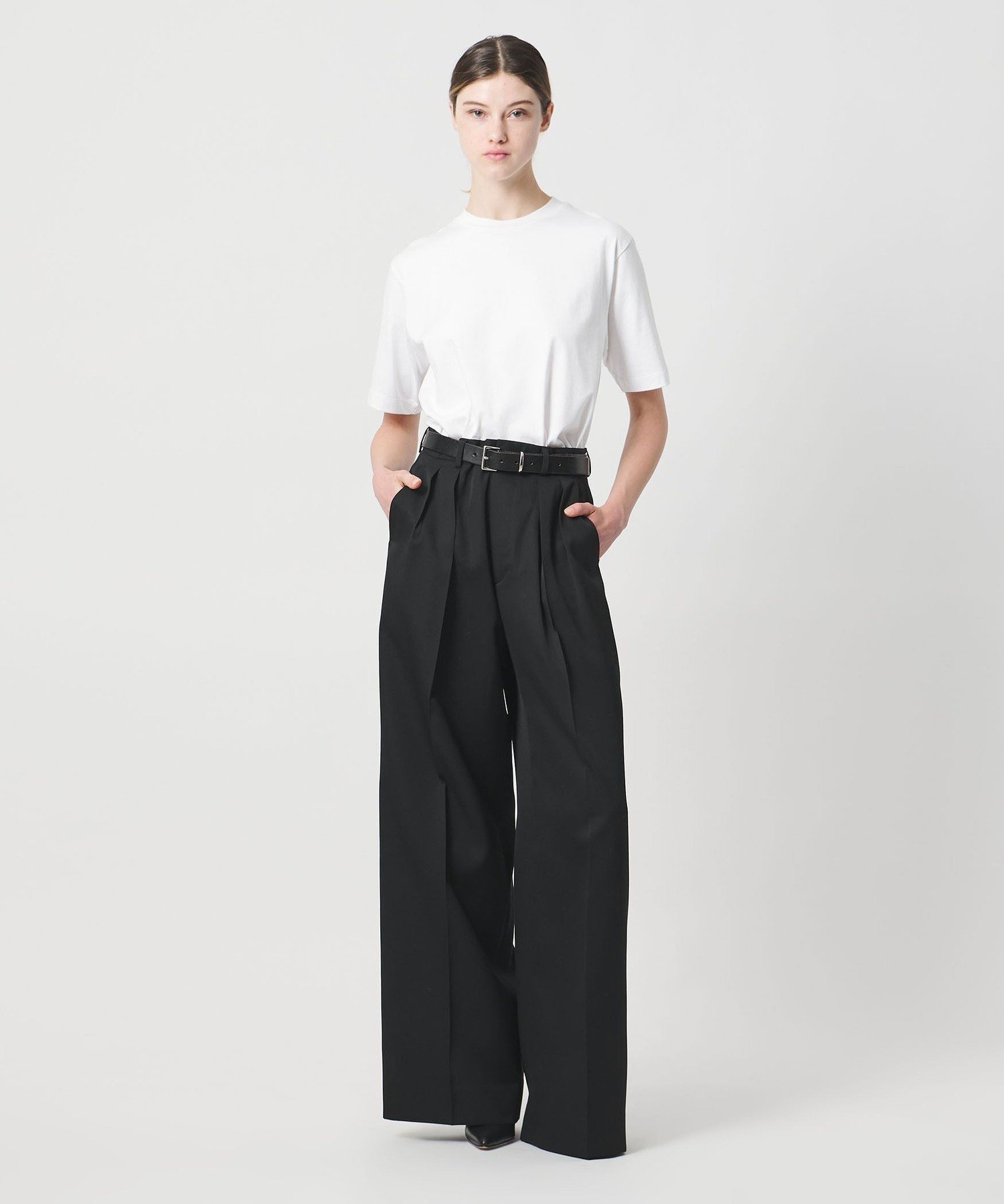 ＜LOEFF＞ギャバジン バギー パンツ ユナイテッドアローズ パンツ スラックス・ドレスパンツ ブラック