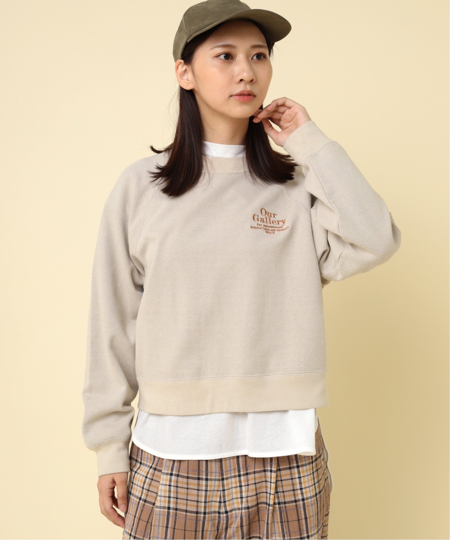 RNA-N M2384 ブークレーポンチロゴプルオーバー アールエヌエーエヌ トップス カットソー・Tシャツ パープル ベージュ グリーン