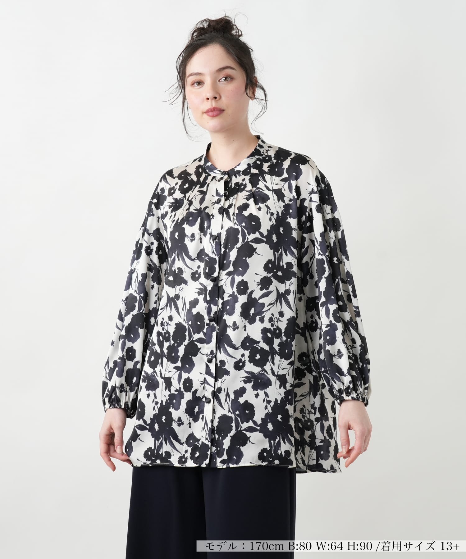 Leilian PLUS HOUSE フラワー柄バンドカラーブラウス【BOURGE】【BINDA】 レリアン　プラスハウス トップス シャツ・ブラウス ブラック【送料無料】のサムネイル