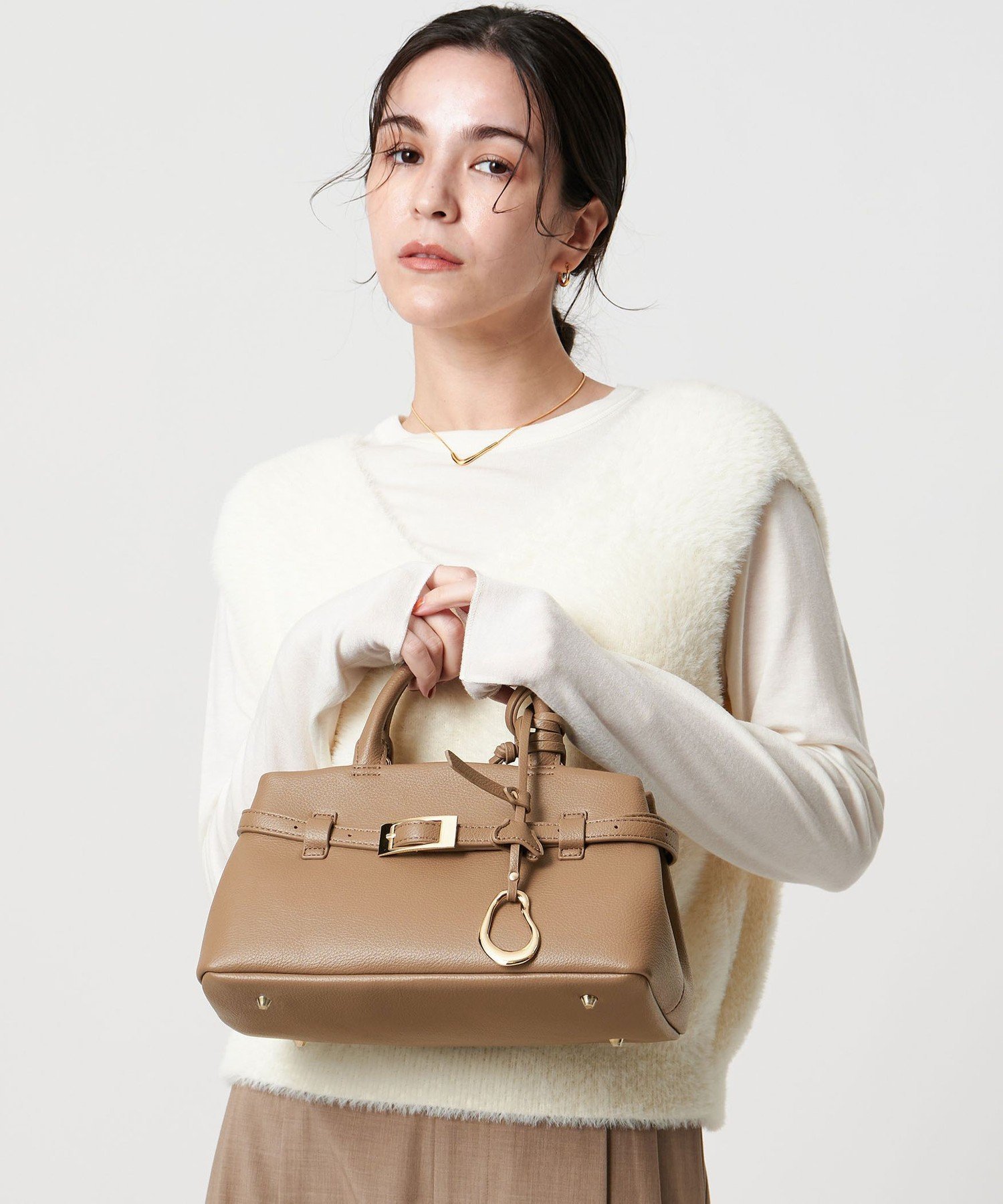 【SALE／40%OFF】BEAUTY&YOUTH UNITED ARROWS ＜LE VERNIS＞Poire チャーム バッグ-2WAY- ビューティー＆ユース　ユナイテッドアローズ バッグ ハンドバッグ ブラック【送料無料】