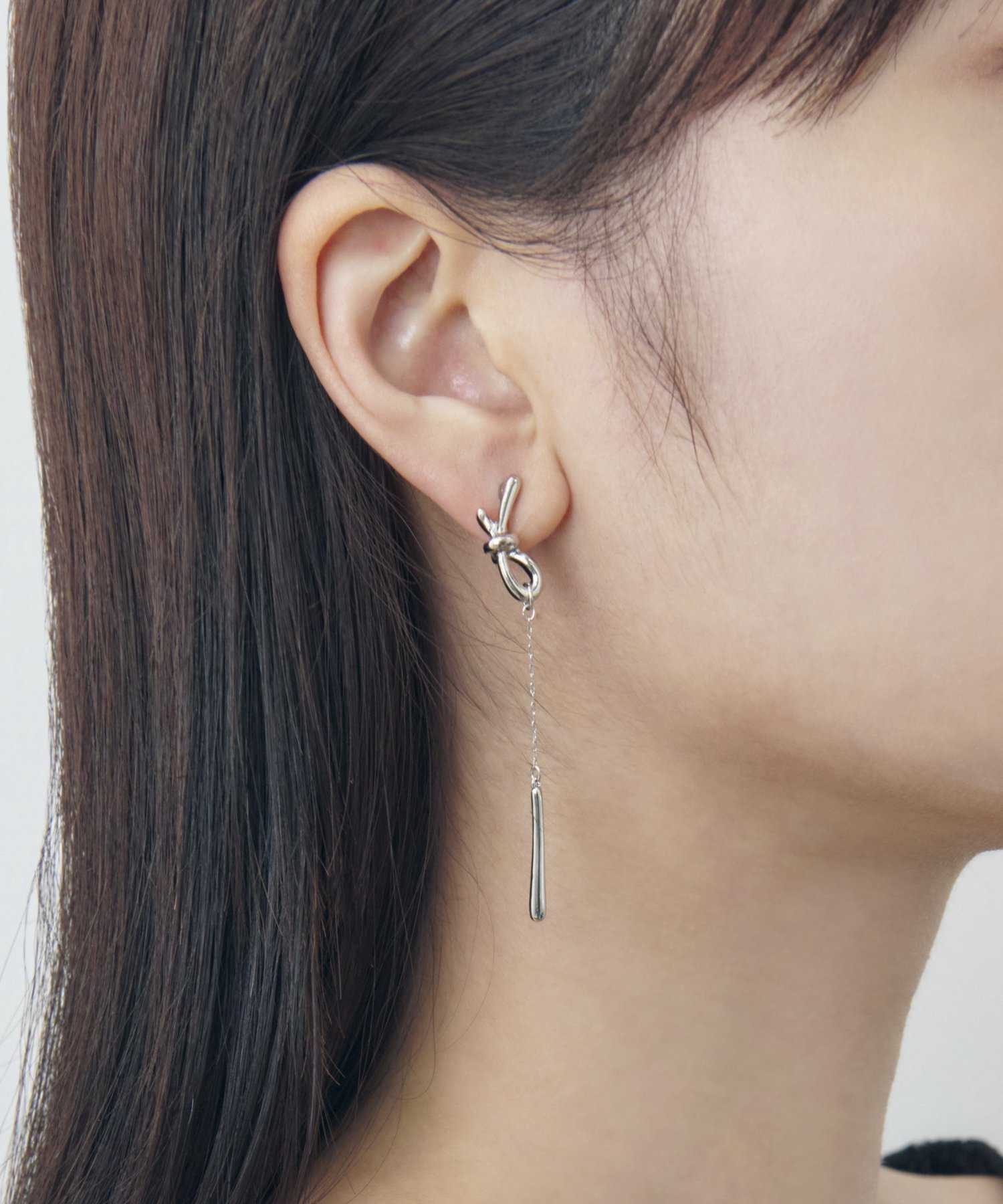 GOLDY ノット x チェーン ロング イヤリング ゴールディ アクセサリー・腕時計 イヤリング・イヤーカフ..