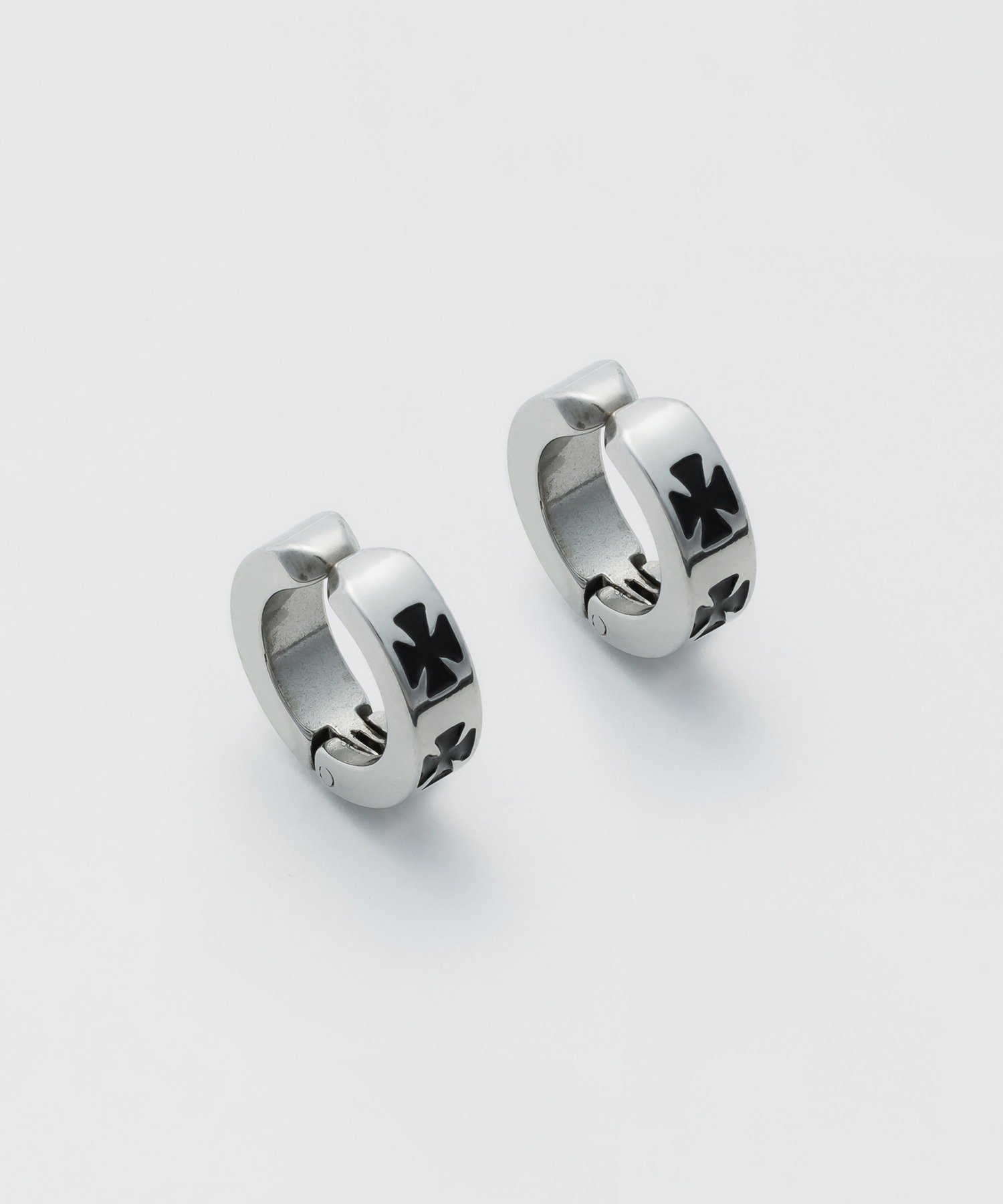 【SALE／20%OFF】WYZ 【 金属アレルギー対応 】クロスデザイン フープイヤリング(両耳用) シーテ アクセサリー・腕時計 イヤリング・イヤーカフ シルバー