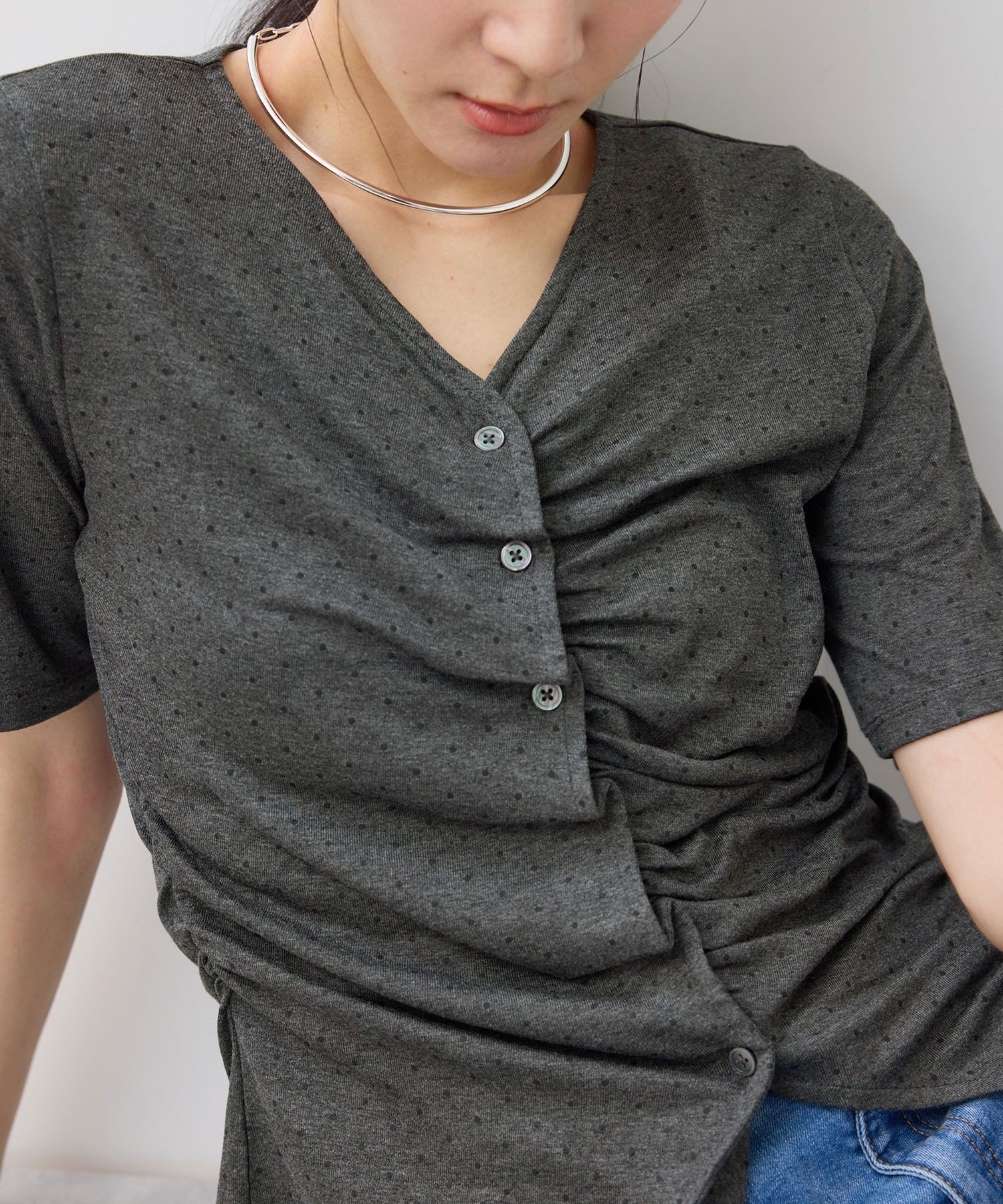 VIS 【WEB限定】ドット&無地フロントシャーリング5分袖トップス ビス トップス カットソー・Tシャツ ベージュ グレー