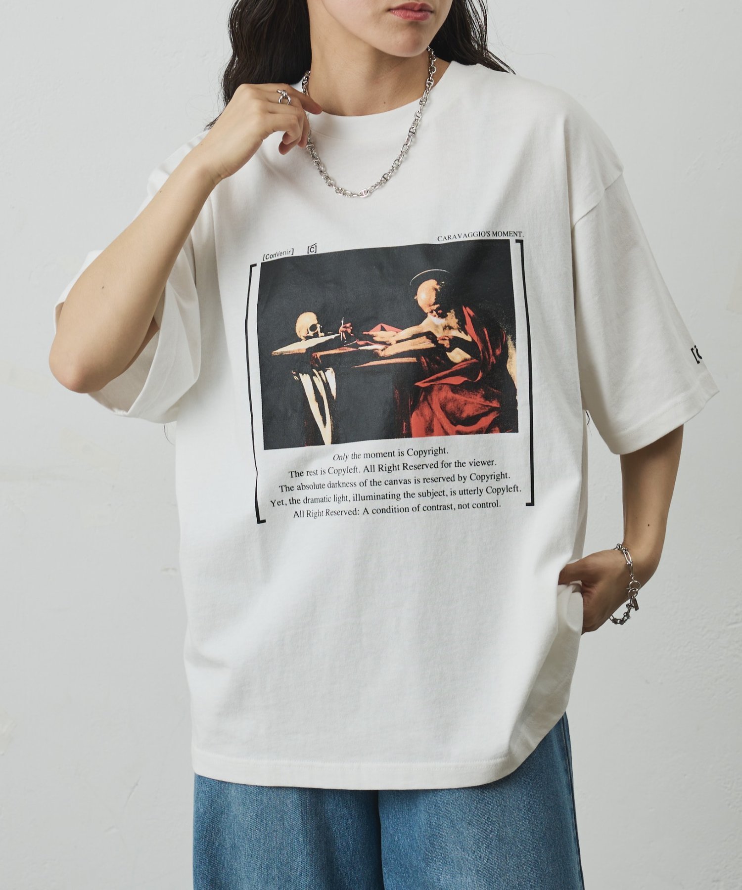 【ConVenir】カラヴァッジョTシャツ コロニー トゥーワンスリーナイン トップス カットソー・Tシャツ ブラック ホワイト