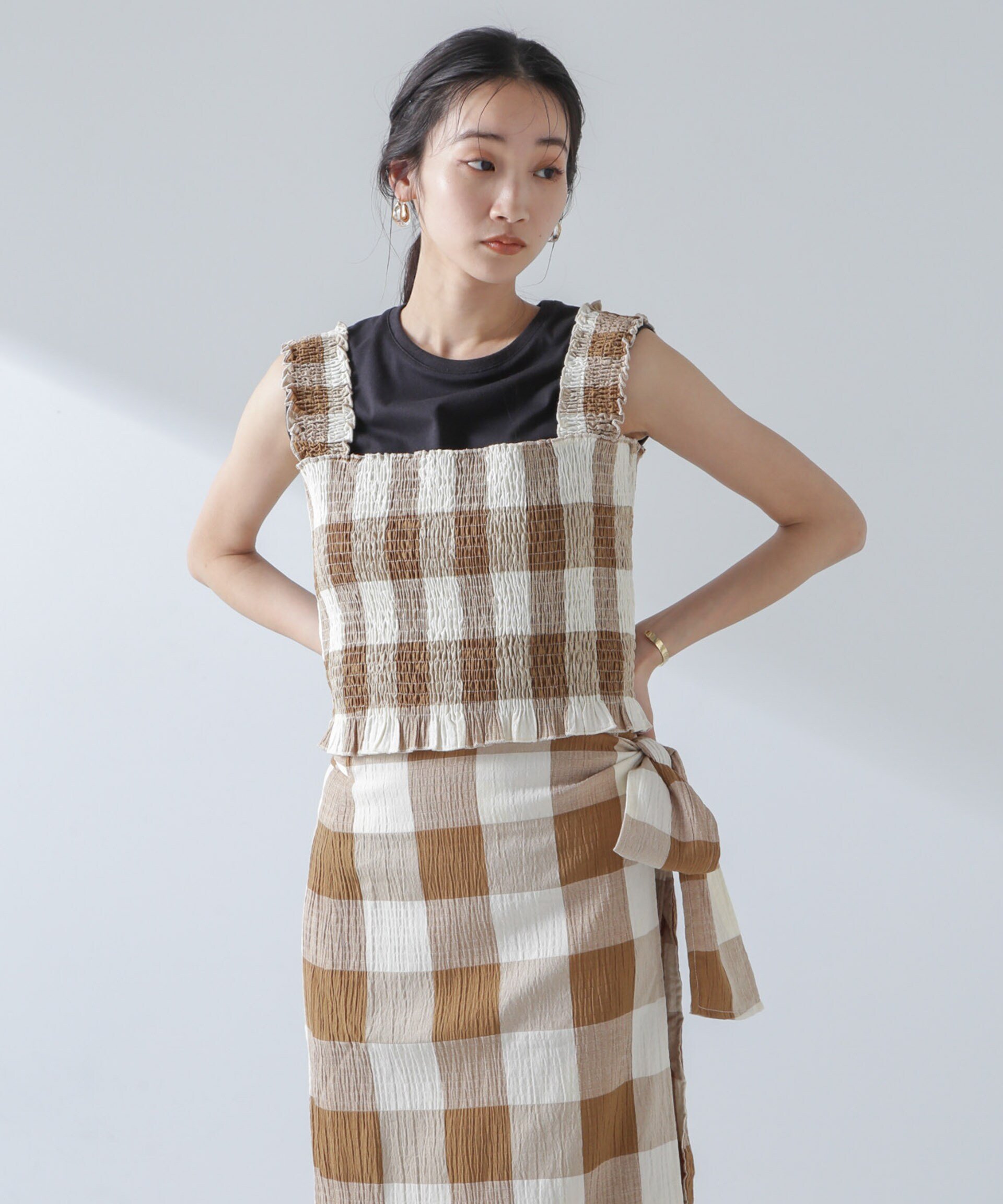 【SALE／40%OFF】NANO universe RITA ROW/Checkered smocked body top ナノユニバース トップス ベスト・ジレ ブラウン【送料無料】 stylife-14533829 Rakuten Fashion サンプル画像2