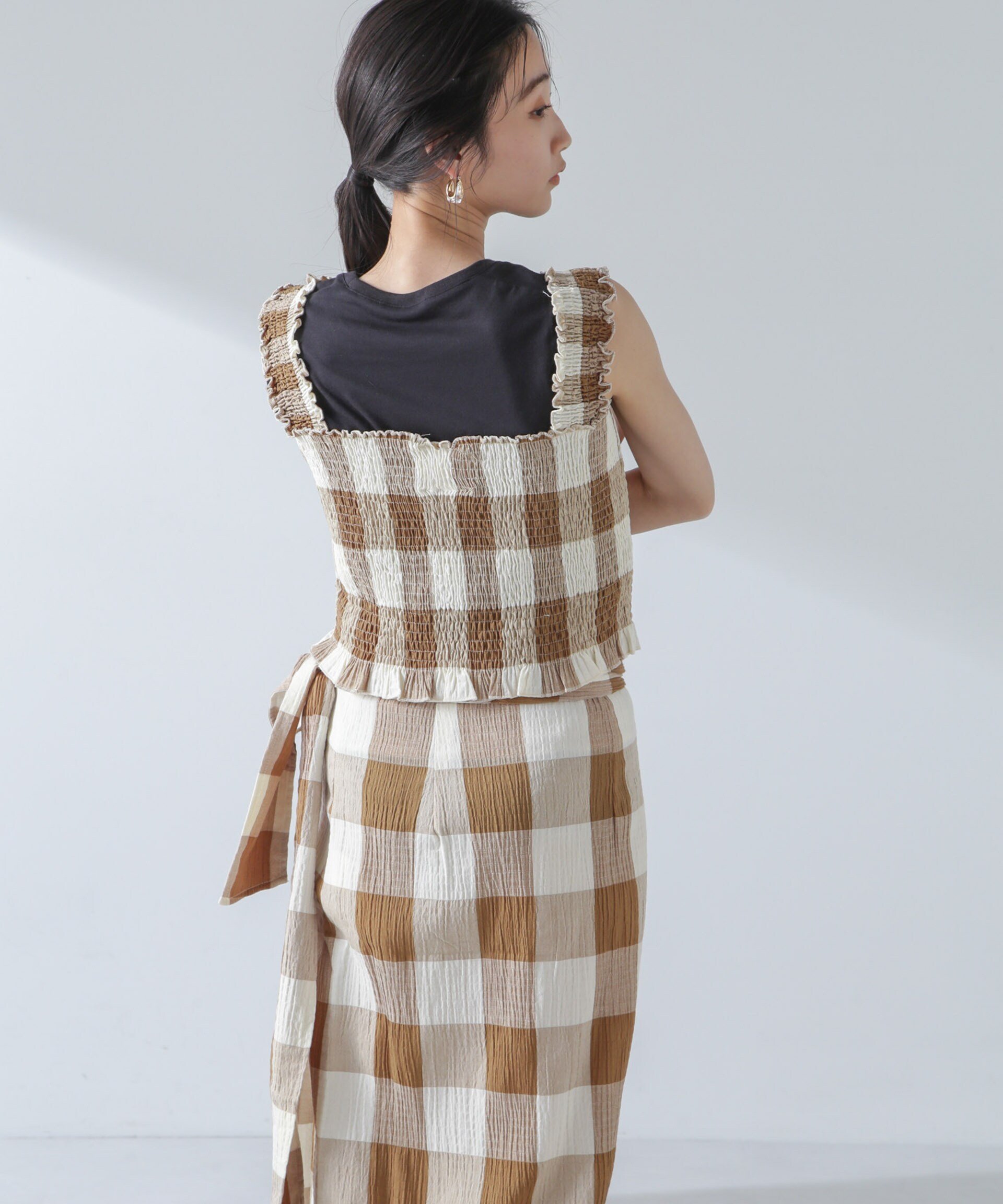 【SALE／40%OFF】NANO universe RITA ROW/Checkered smocked body top ナノユニバース トップス ベスト・ジレ ブラウン【送料無料】 stylife-14533829 Rakuten Fashion サンプル画像3