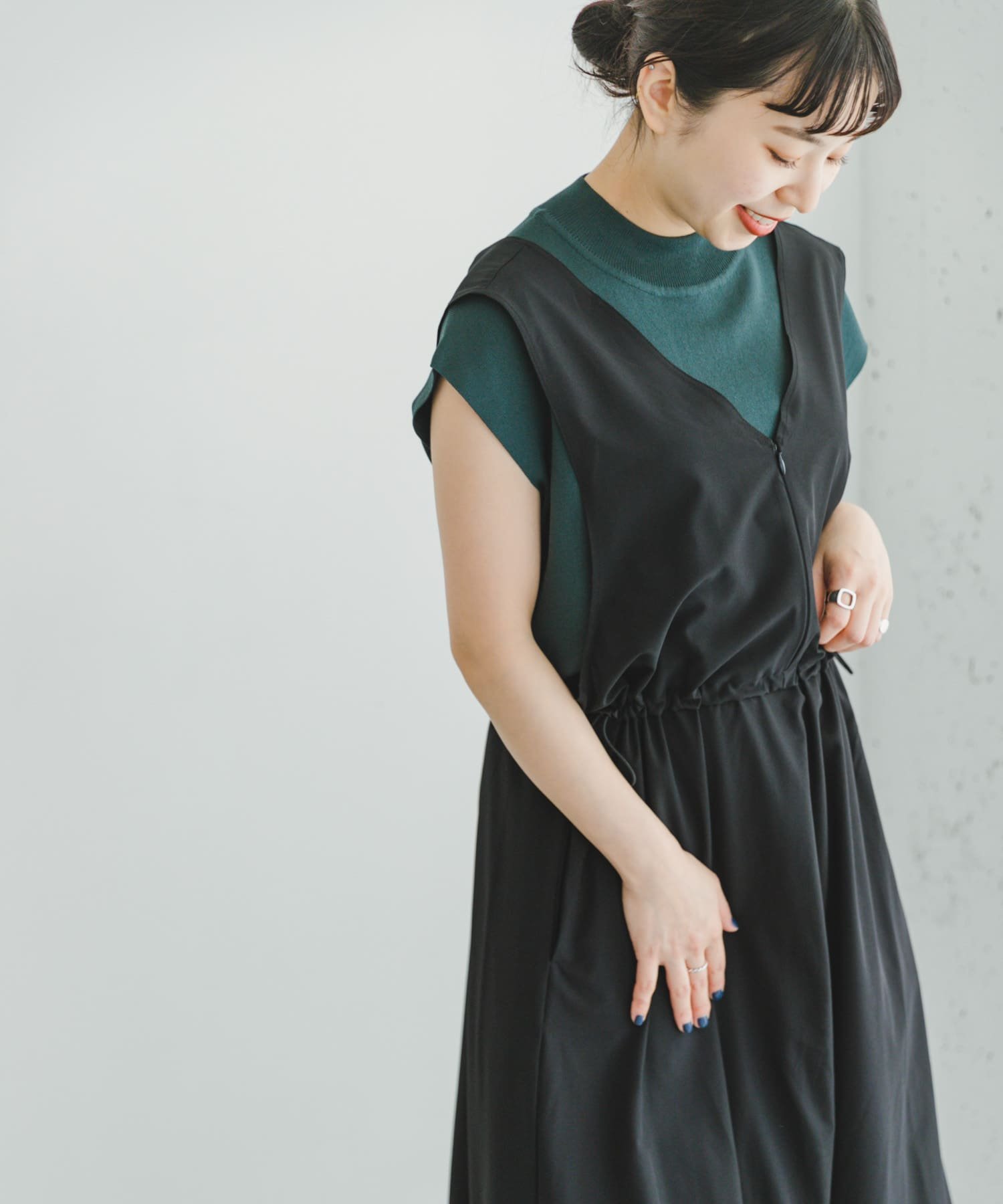 【SALE／67%OFF】URBAN RESEARCH ITEMS ストレッチジャンパースカート アーバンリサーチアイテムズ ワンピース・ドレス ワンピース ブラック カーキグリーン