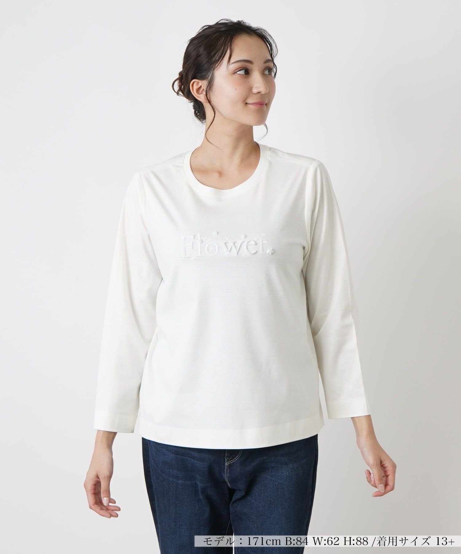 Leilian PLUS HOUSE フラワーロゴカットソー レリアン プラスハウス トップス カットソー・Tシャツ ホワイト ブラック