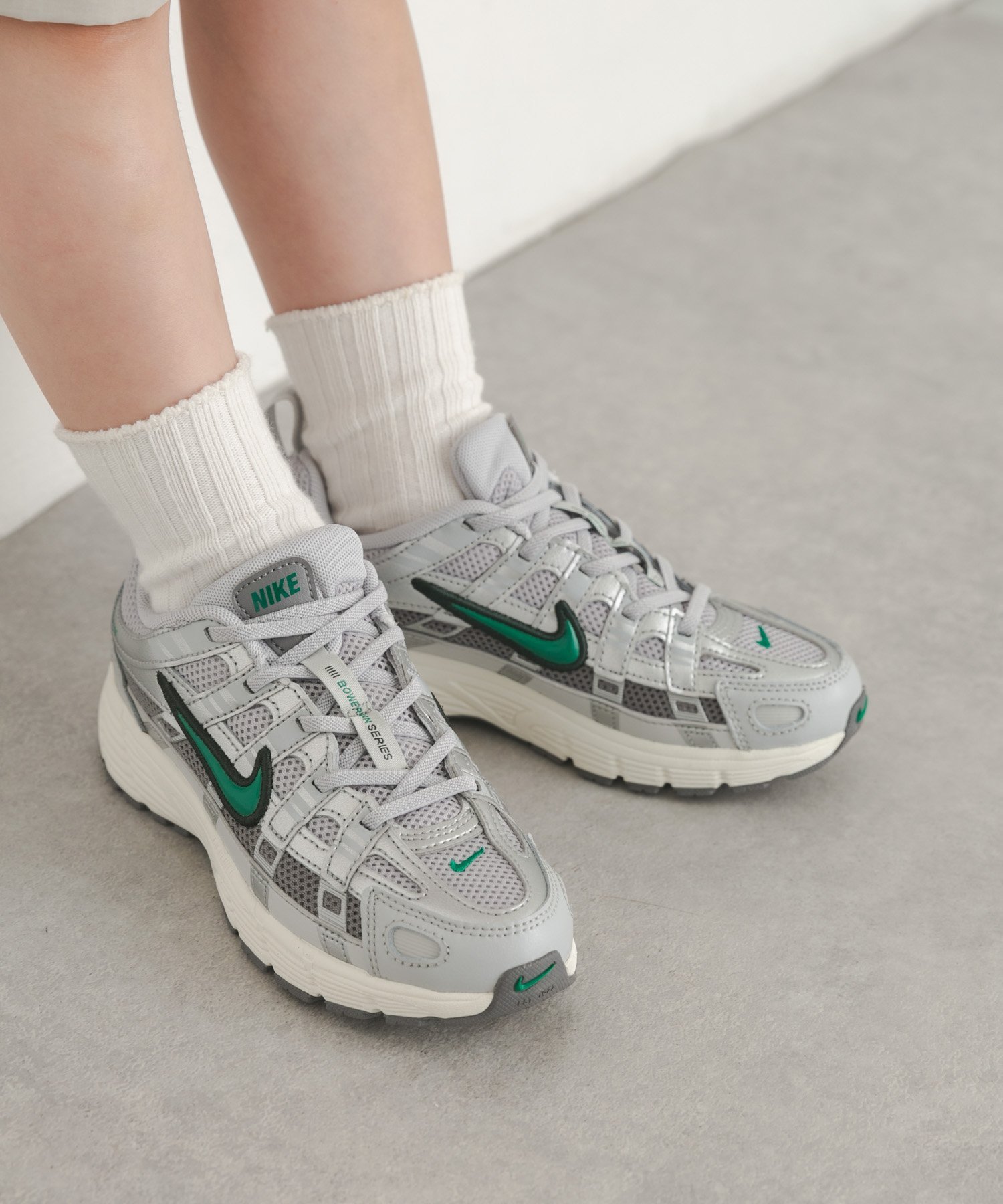 楽天市場】p-6000 nike（カラーシルバー）の通販