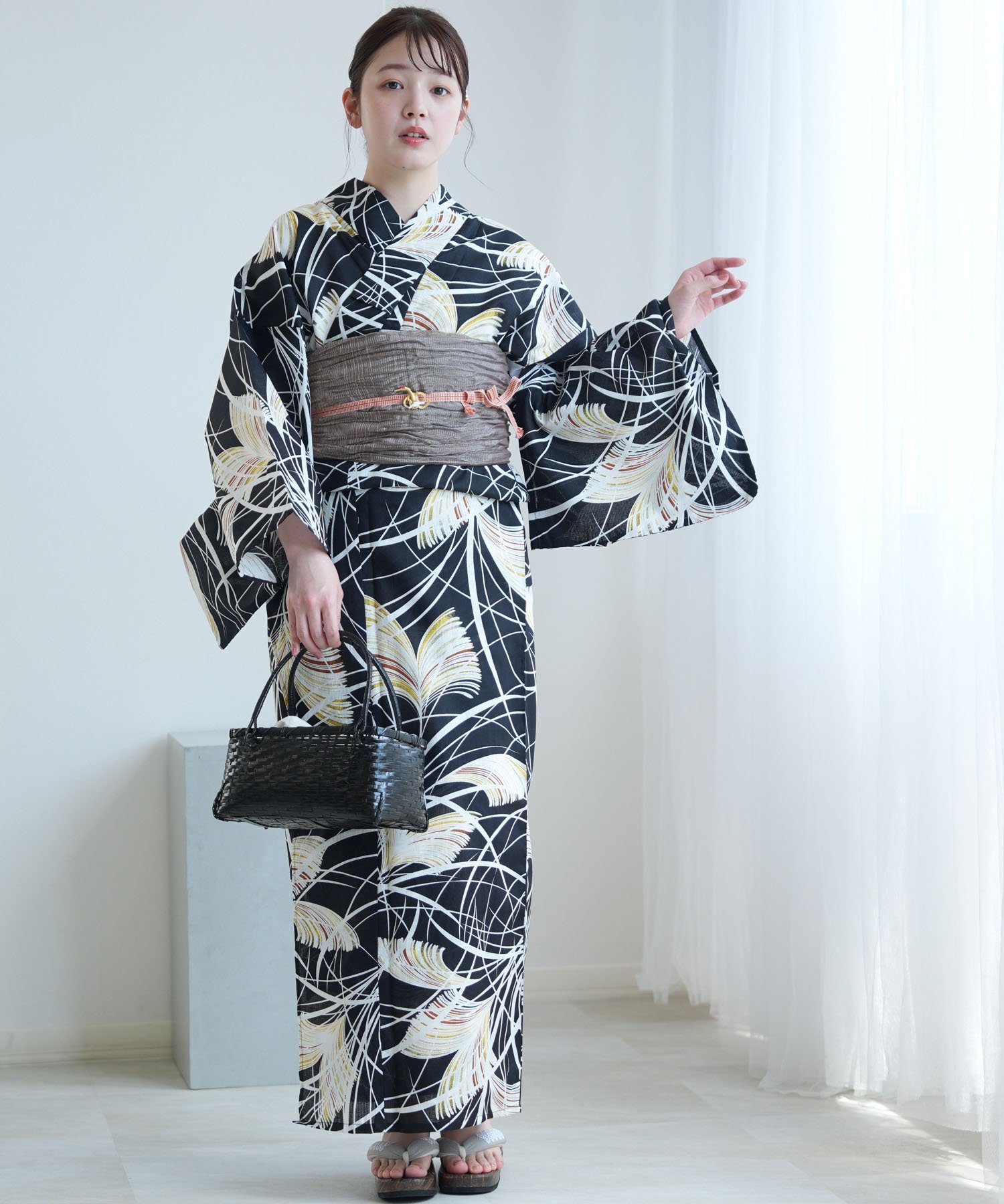 Rakuten Fashionの【SALE／25%OFF】utatane utatane 浴衣 3点セット 黒地に琥珀色のすすき Sサイズ ウタタネ 着物・浴衣・和装小物 浴衣【送料無料】｜アングル2