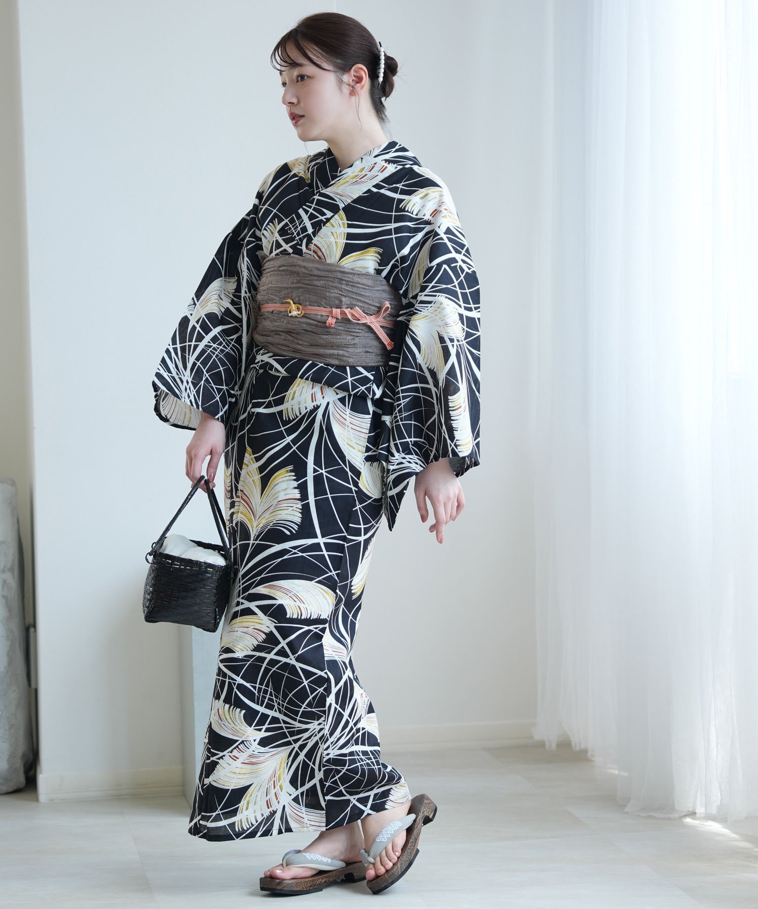 Rakuten Fashionの【SALE／25%OFF】utatane utatane 浴衣 3点セット 黒地に琥珀色のすすき Sサイズ ウタタネ 着物・浴衣・和装小物 浴衣【送料無料】｜アングル3