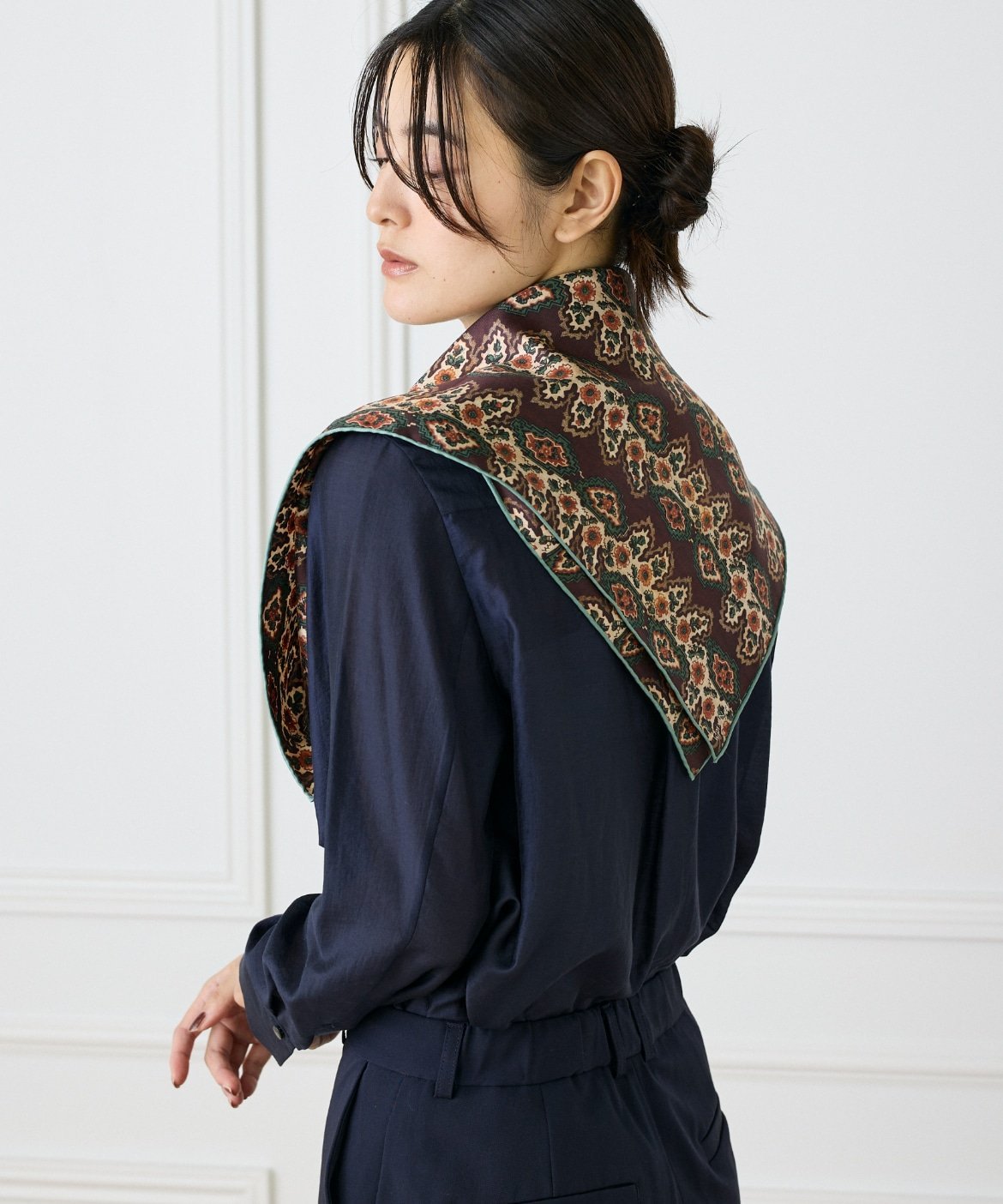 FAVORITE SUKINAMONO Small Classical Dara Scarf スカーフ《Tapis Noir》 イネド ファッション雑貨 マフラー・ストール・ネックウォーマー ブラウン【送料無料】