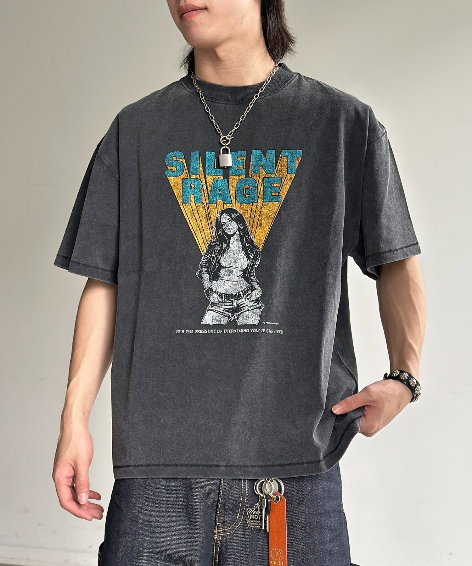 パウダー加工ヴィンテージライクT シーピーシーエム トップス カットソー・Tシャツ グレー ブラック