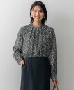 【SALE/50%OFF】23区 S 【吸水速乾/UVケア/防シワ性】シャドージオメトリック プリント ブラウス ニジュウサンク トップス シャツ・ブラウス ネイビー ホワイト【送料無料】(4)