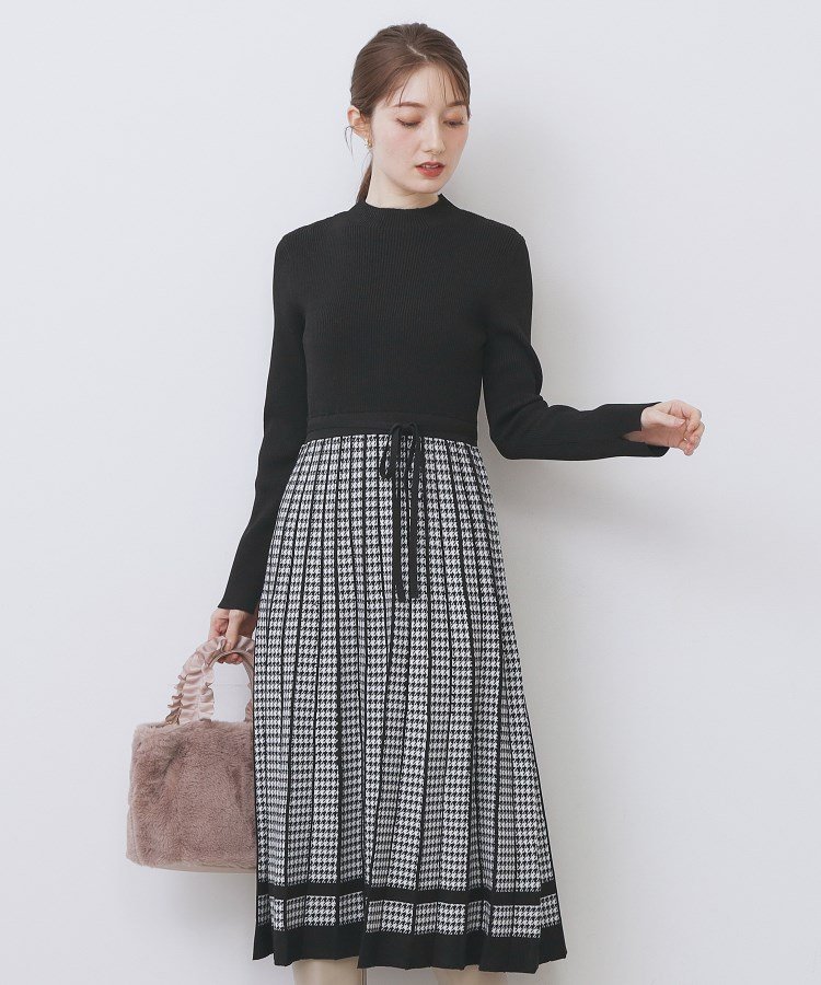 index 千鳥チェックバイカラーニットワンピース【洗濯機OK/抗ピル】 インデックス ワンピース・ドレス その他のワンピース・ドレス ブラック ホワイト ブルー グレー【送料無料】のサムネイル