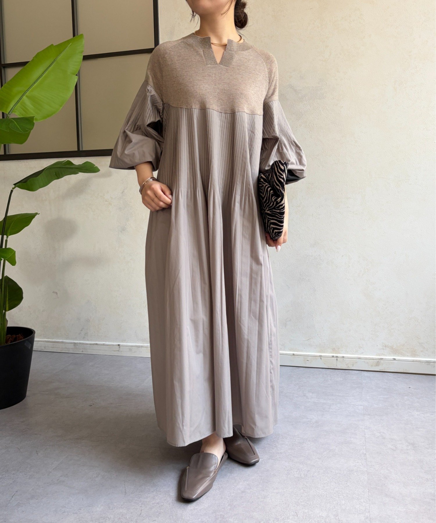 Jena espace merveilleux ニットプリーツワンピース ジェナエスパスメルヴェイユ ワンピース・ドレス その他のワンピース・ドレス グレー ベージュ