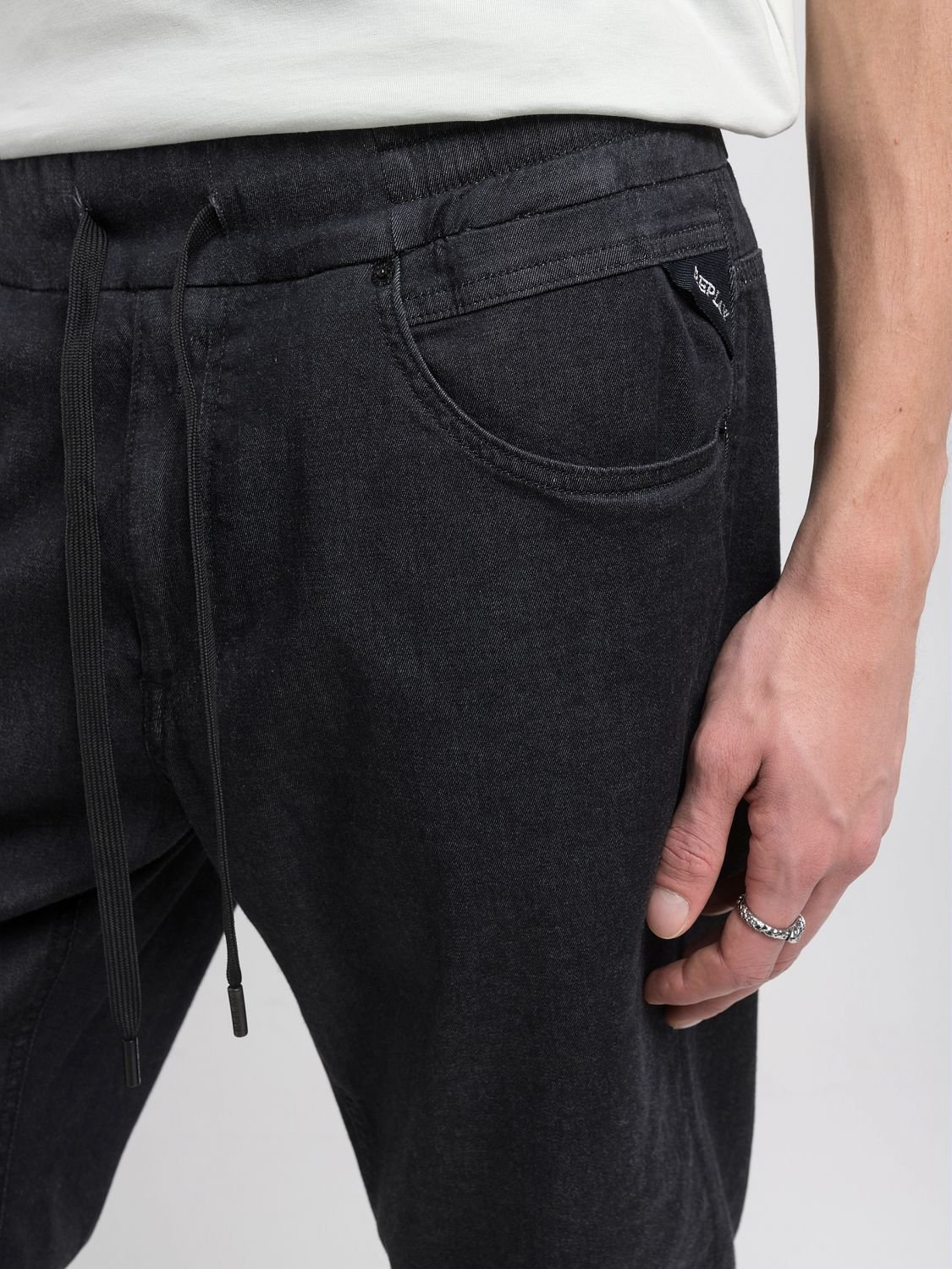 【SALE／10%OFF】REPLAY リラックステーパードLANNY Touch denim リプレイ パンツ ジーンズ・デニムパンツ ブラック【送料無料】