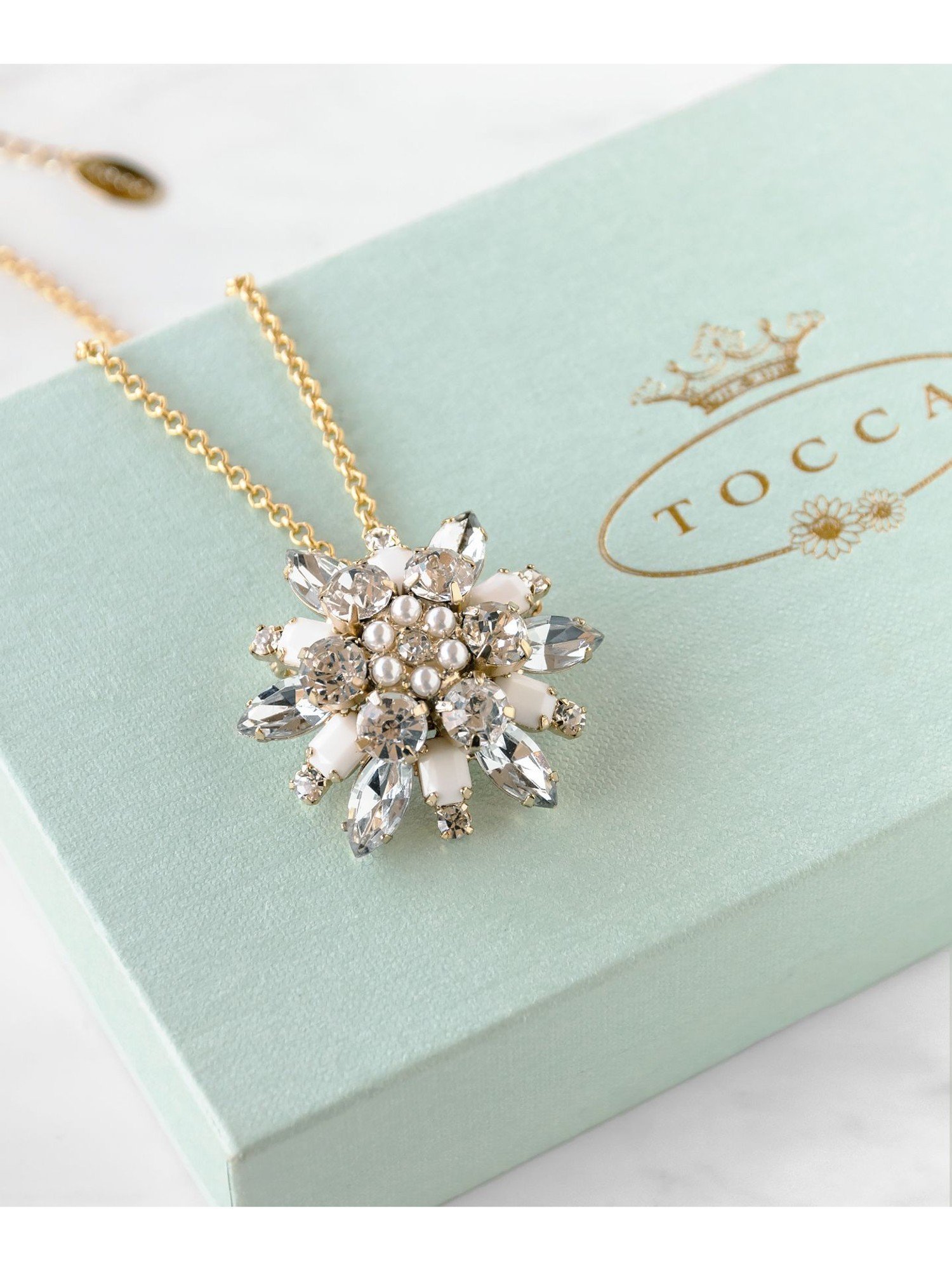 TOCCA NOBLE FLOWER BROOCH NECKLACE 2WAY ブローチ ネックレス トッカ アクセサリー・腕時計 ブローチ・コサージュ・バッジ ホワイト【送料無料】