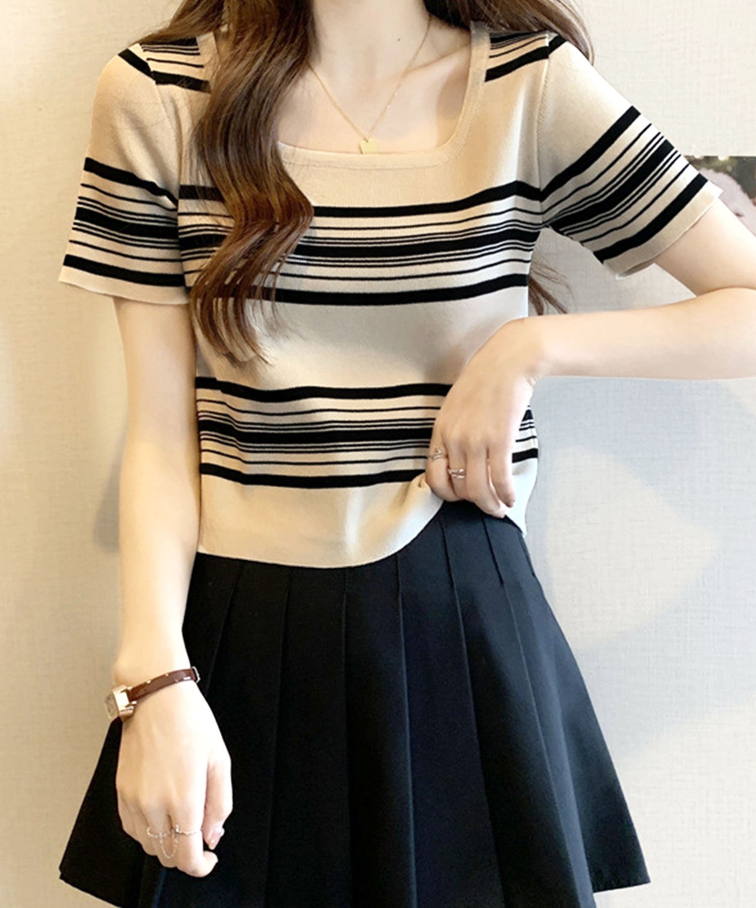 【SALE／34%OFF】Dewlily 【Dewlily】スクエアネック半袖ニット アミュレット トップス ニット ブラック ベージュ