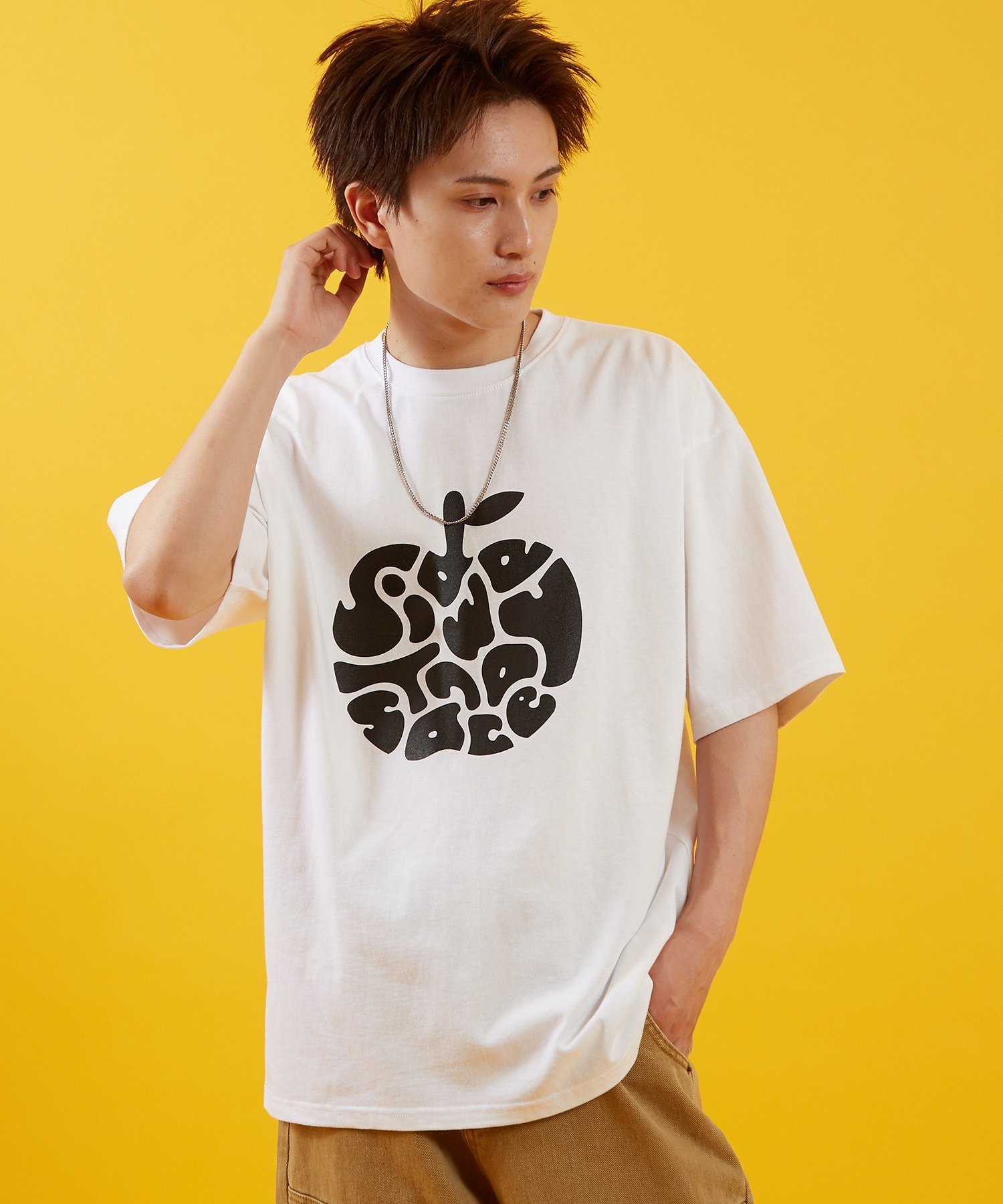【SALE／50%OFF】SIDEWAY STANCE SIDEWAY STANCE サイドウェイスタンス タイポアップルプリント 半袖Tシャツ インプローブス トップス カットソー・Tシャツ ホワイト ブラック