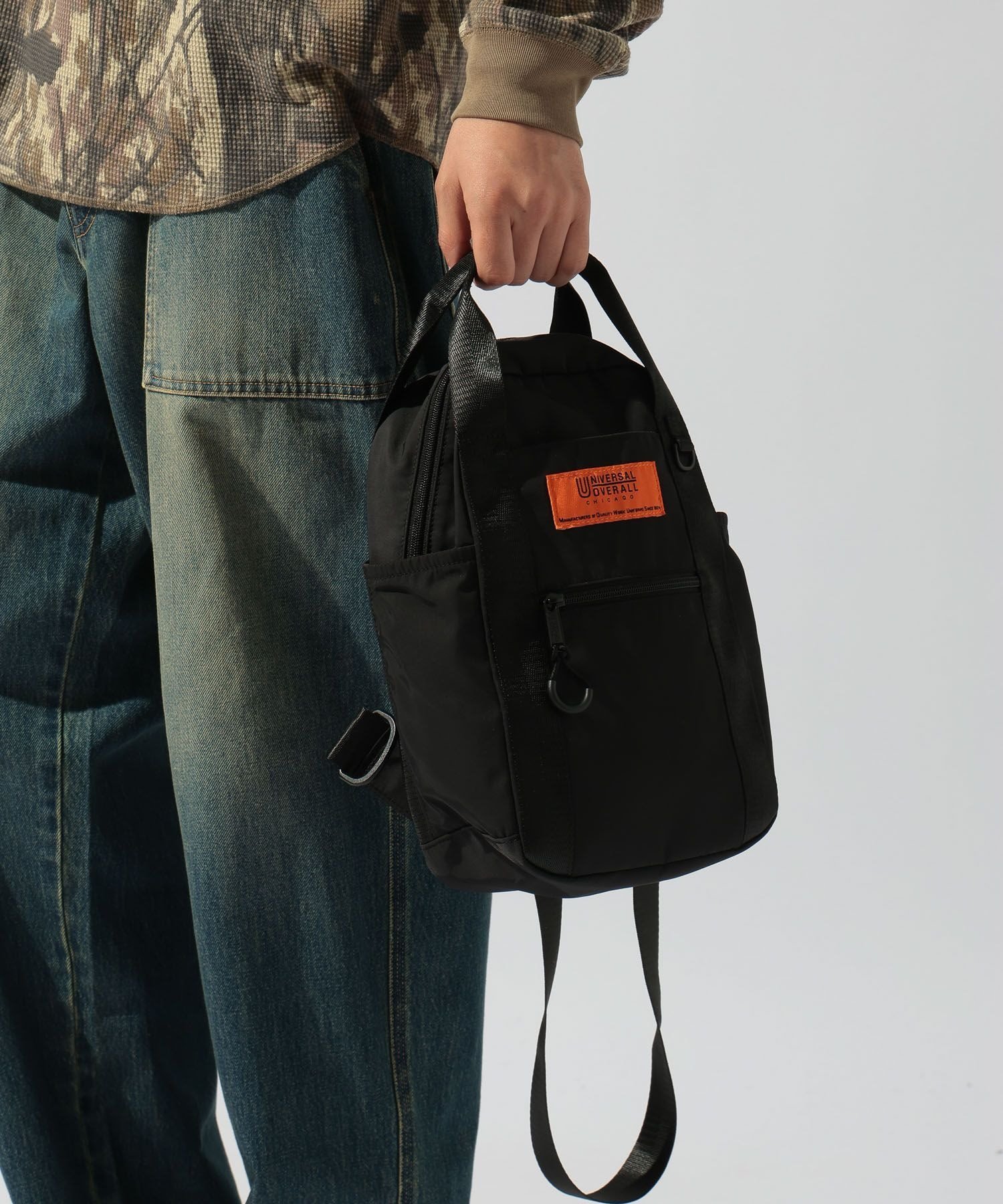 niko and ... 【UNIVERSAL OVERALL】別注 DUFFLE BODY BAG ニコアンド バッグ ボディバッグ・ウエストポーチ ブラック