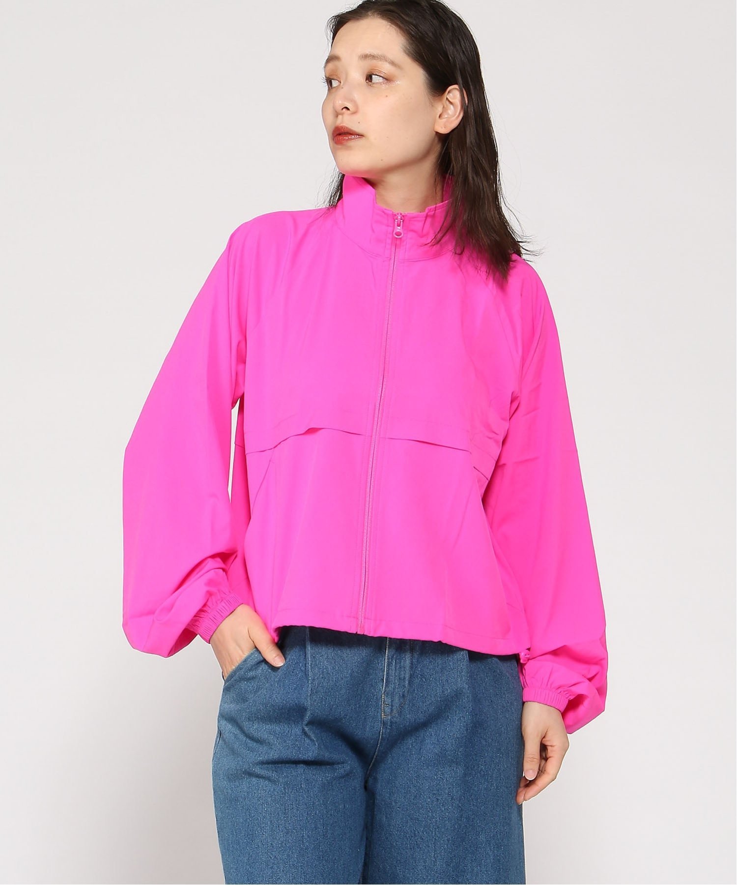 GAP (W)GapFitオーバーサイズ ランアラウンドトラックジャケット ギャップ ジャケット・アウター ブルゾン・ジャンパー ブラック ピンク【送料無料】