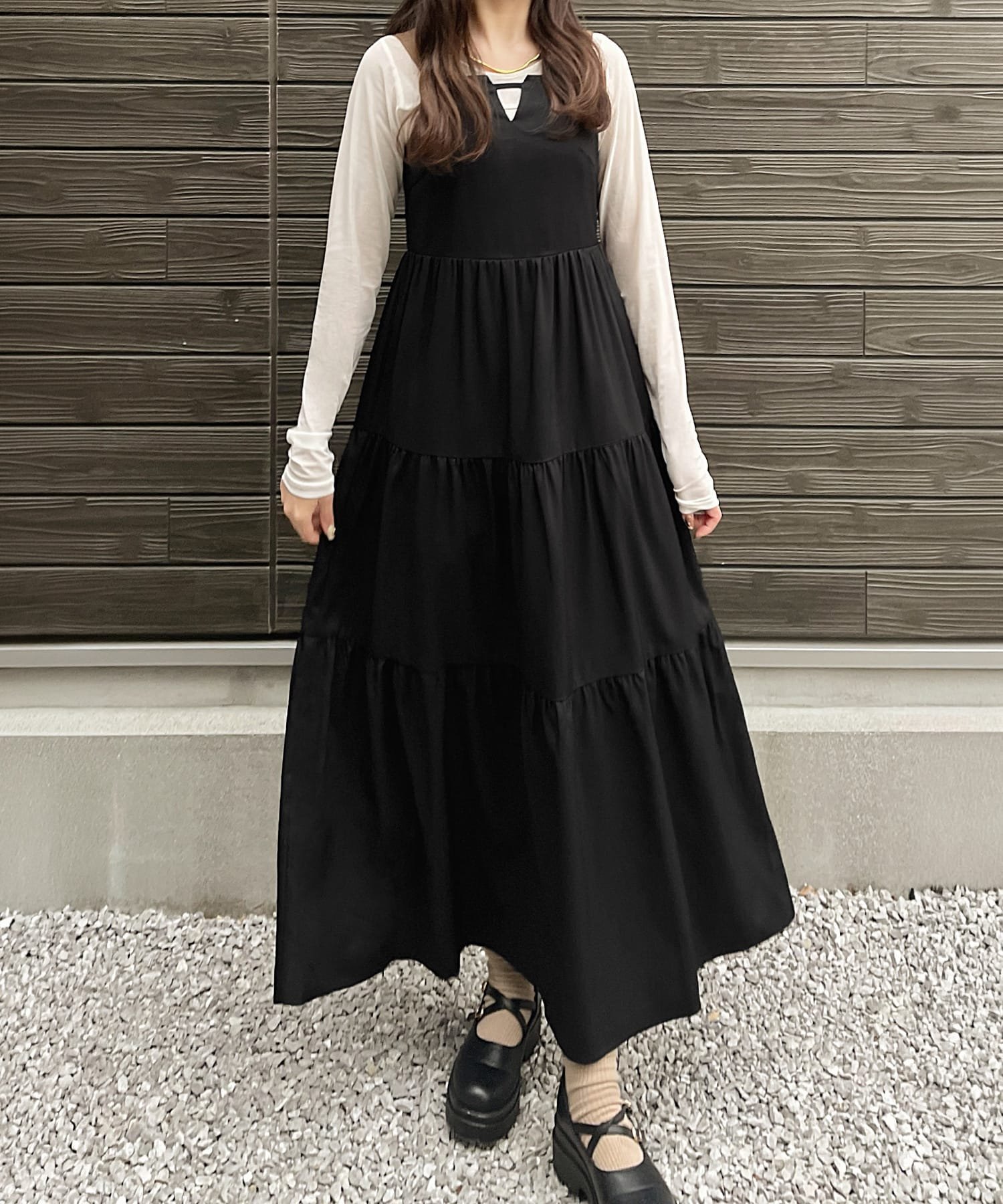 【SALE／22%OFF】JUNOAH バイカラーティアードキャミワンピース ジュノア ワンピース・ドレス ワンピース ベージュ ブラック【送料無料】
