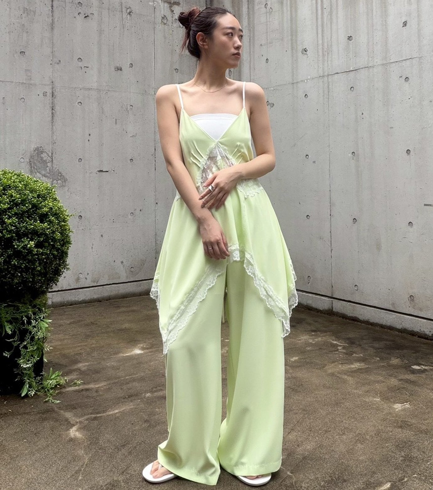 LE CIEL BLEU サイドレーストリムジョガーパンツ / Side Lace-Trim Jogger Pants ルシェルブルー パンツ その他のパンツ イエロー ブラック