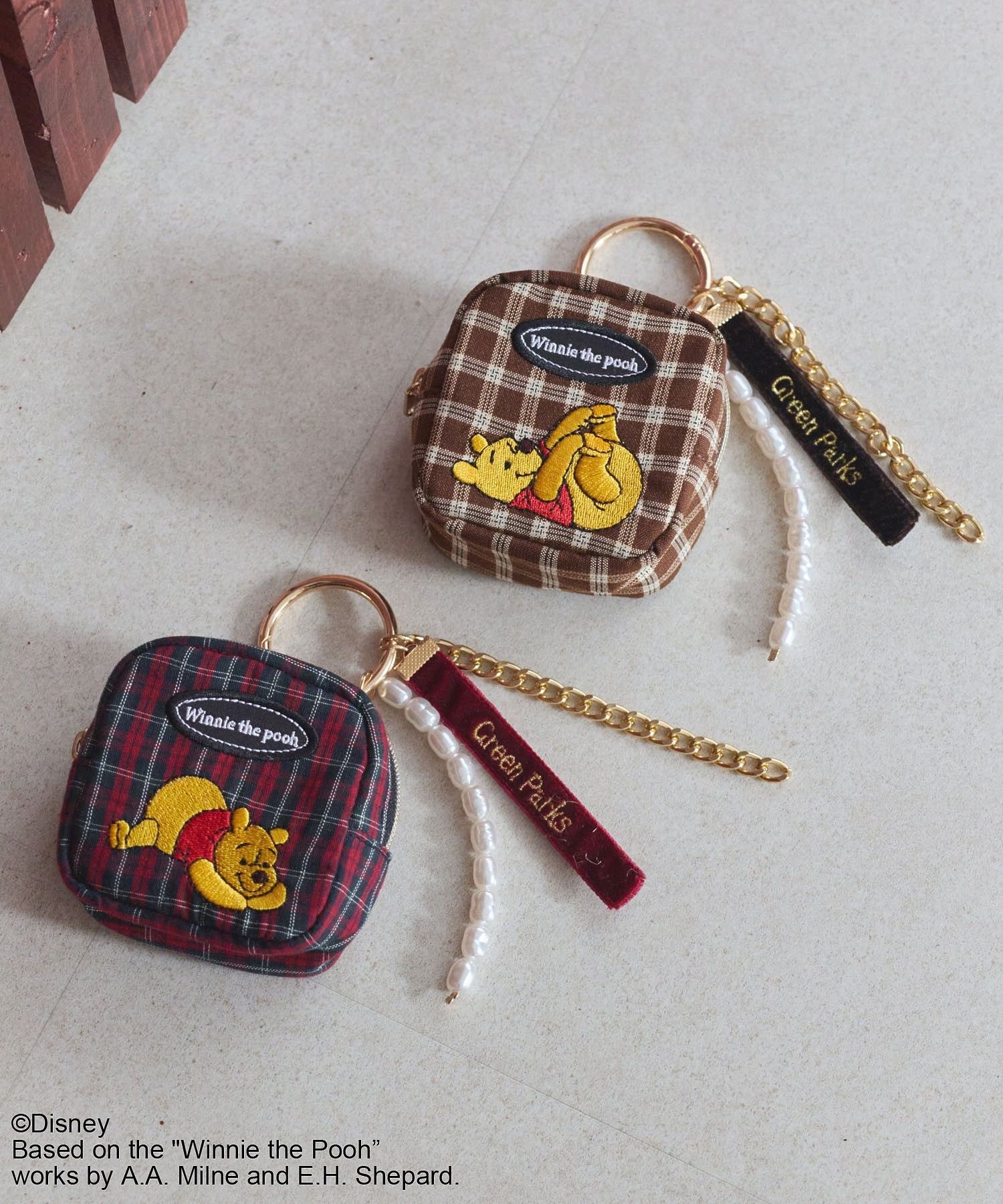 Winnie the Pooh/ミニポーチ グリーンパークス 財布・ポーチ・ケース ポーチ レッド ブラウン