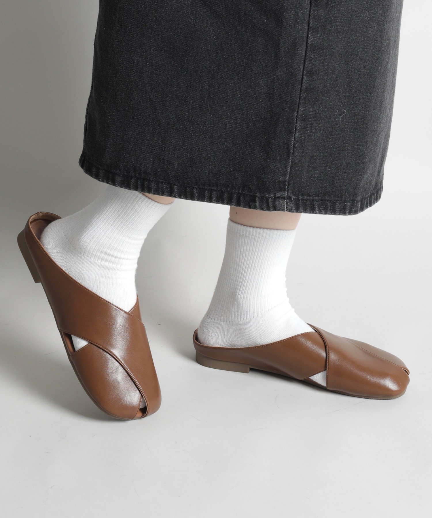 【shoes365】クロスデザインのスリッパ風パンプス アイモハ シューズ・靴 パンプス ブラウン ベージュ ホワイト