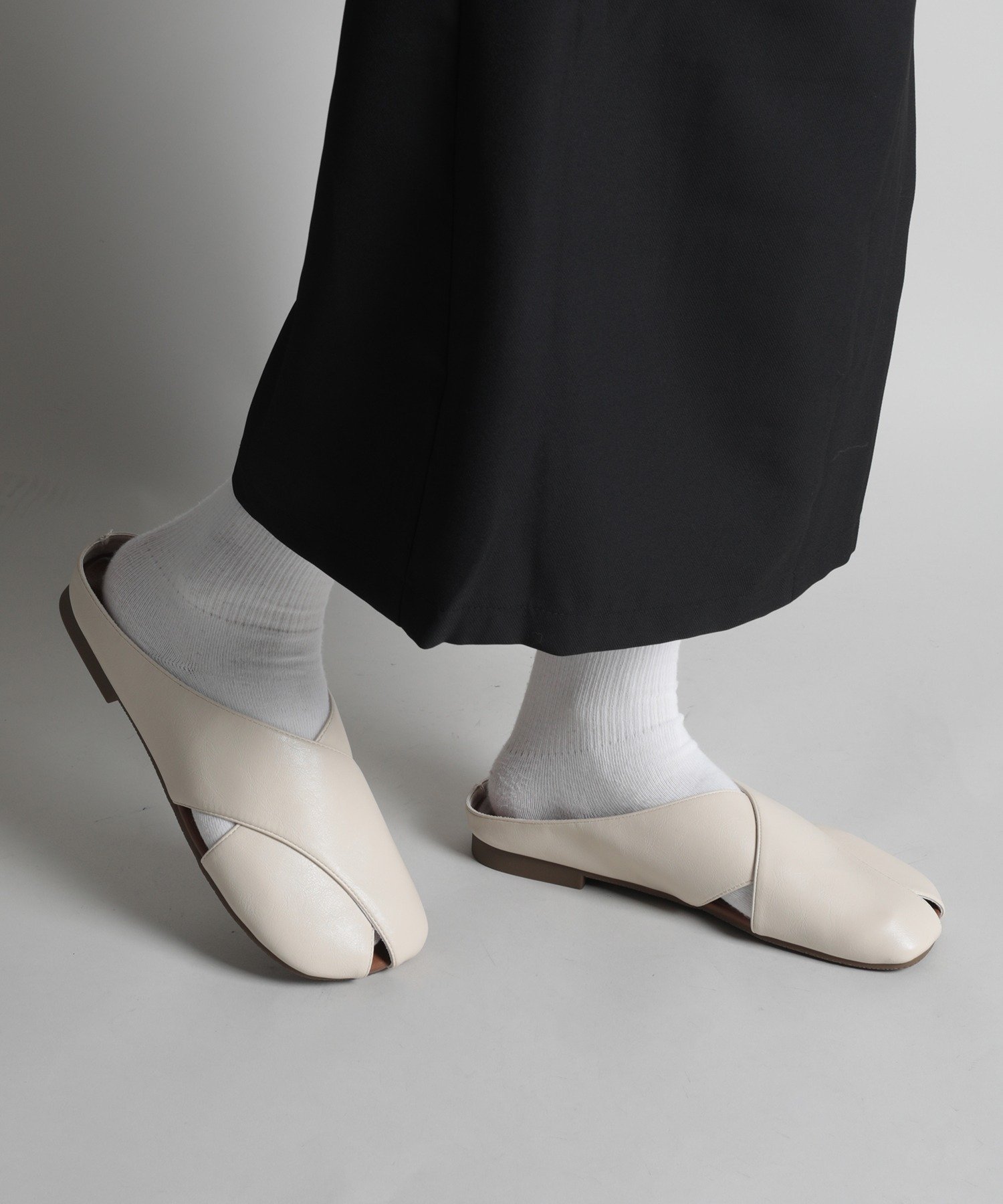 【SALE／20%OFF】aimoha 【shoes365】クロスデザインのスリッパ風パンプス アイモハ シューズ・靴 パンプス ブラウン ベージュ ホワイト【送料無料】