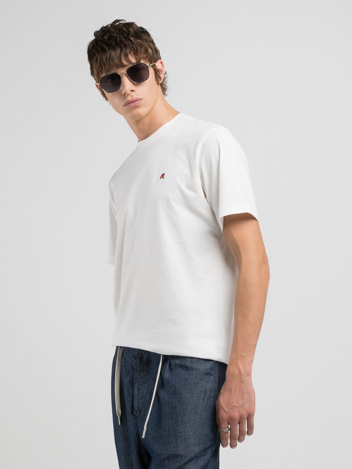 【SALE／10%OFF】REPLAY Rロゴ ベーシックジャ-ジーコットンTシャツ リプレイ トップス カットソー・Tシャツ ホワイト ブラック【送料無料】